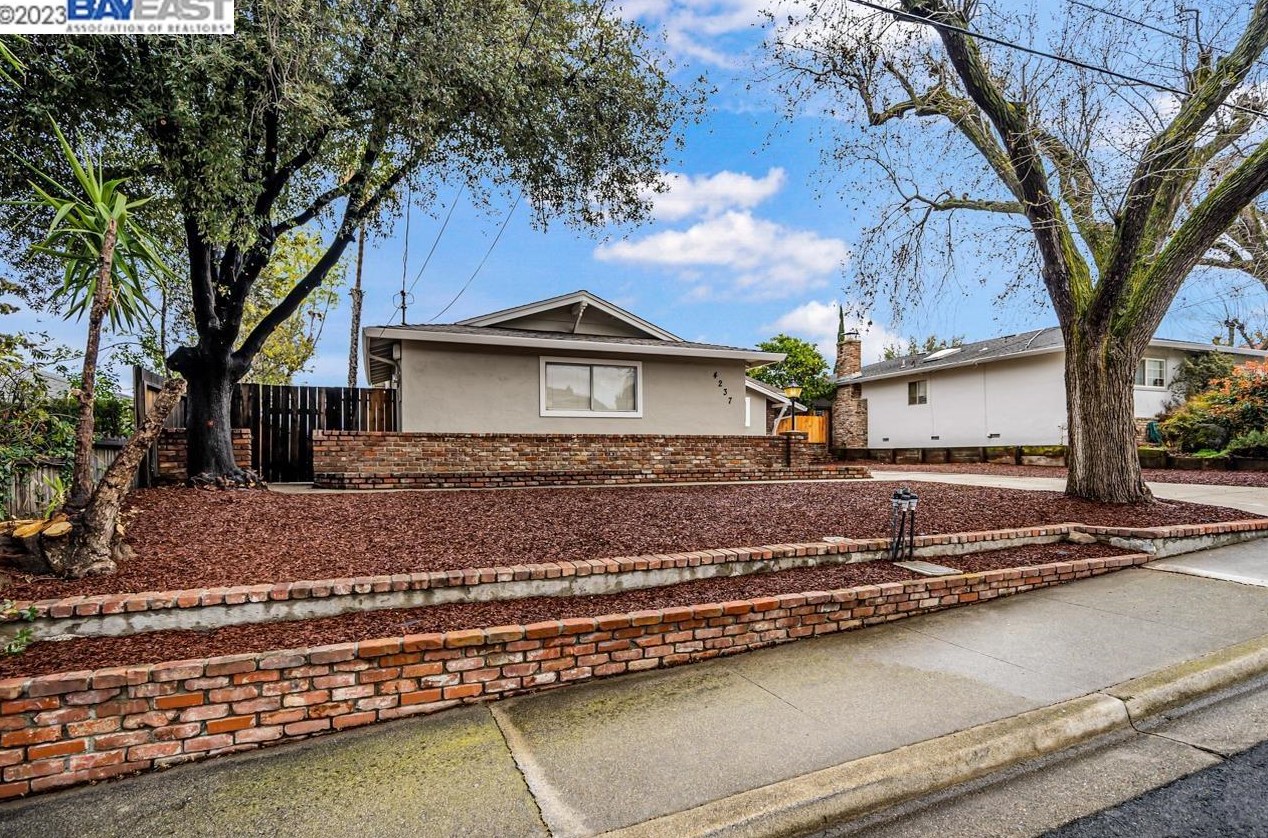 4237 Ridge Dr, West Pittsburg, CA 94565