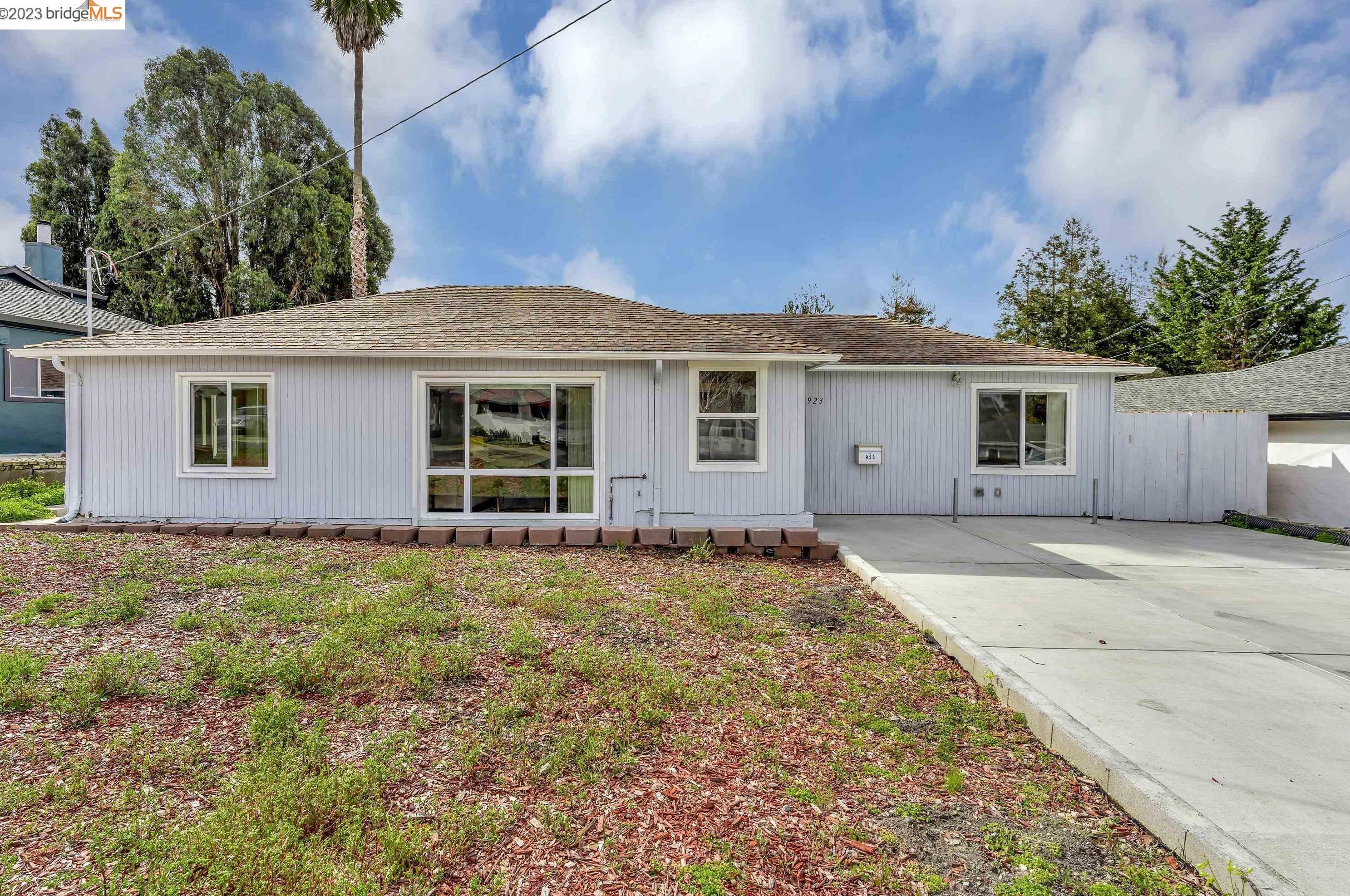 923 Kelvin Rd, Richmond, CA 94803-1331