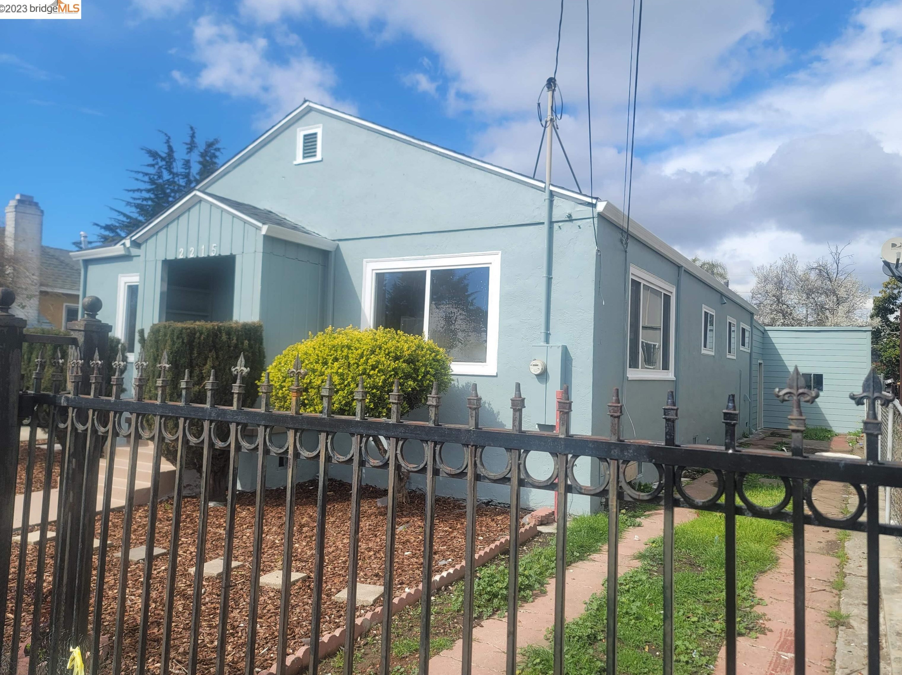 2215 88th Ave, Oakland, CA 94605