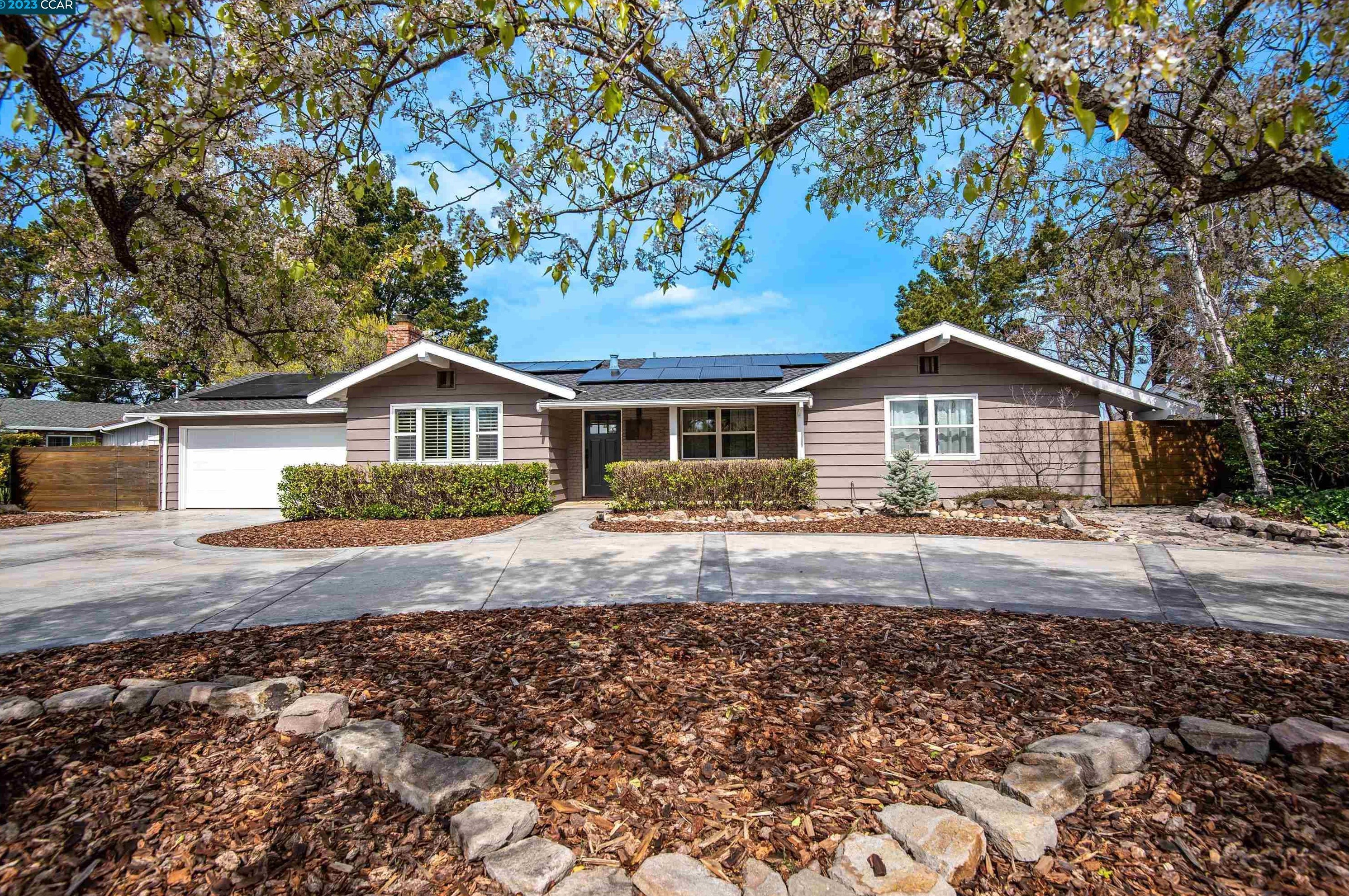 22 Bel Air Dr, Orinda, CA 94563