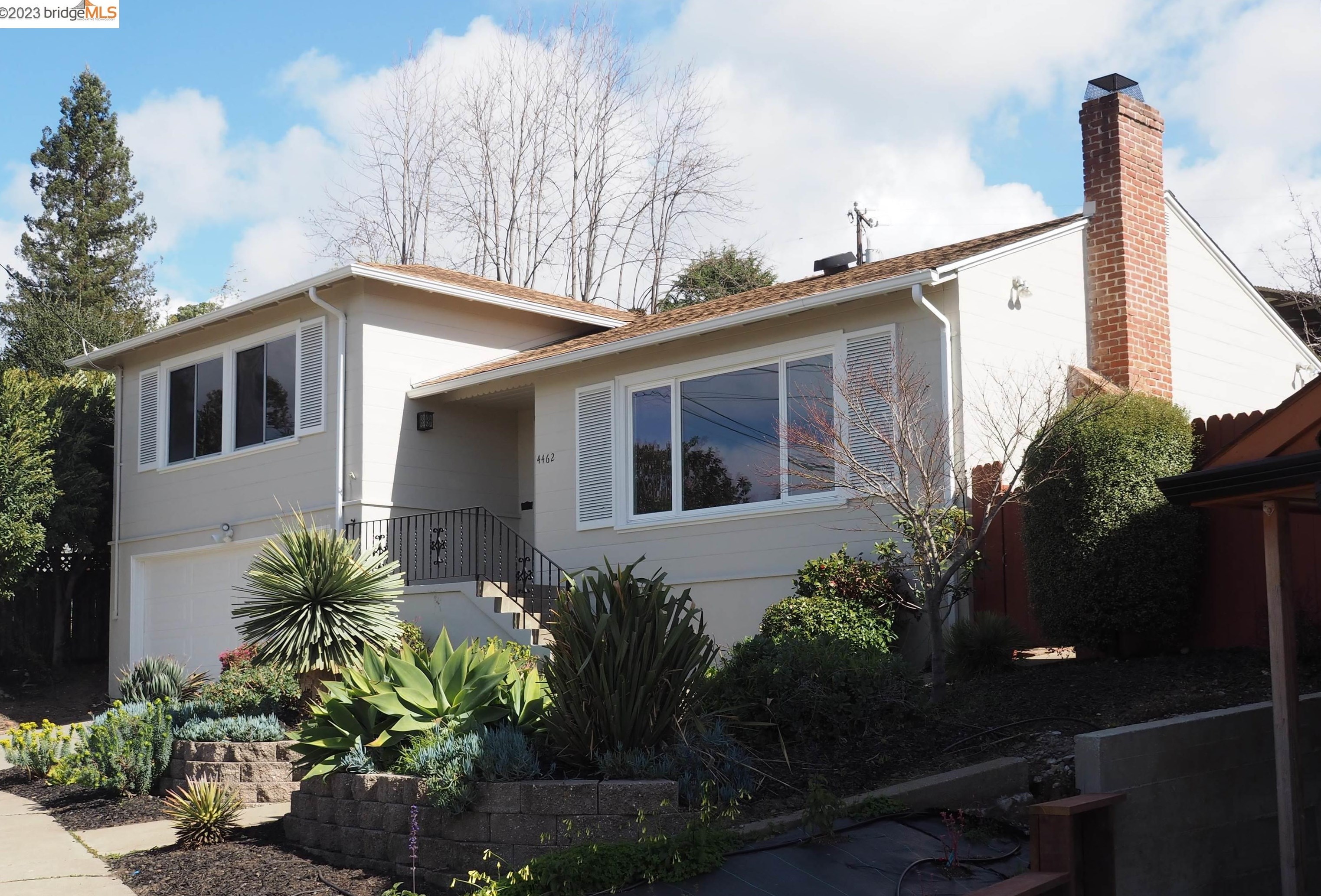 4462 Hyacinth Ave, Oakland, CA 94619