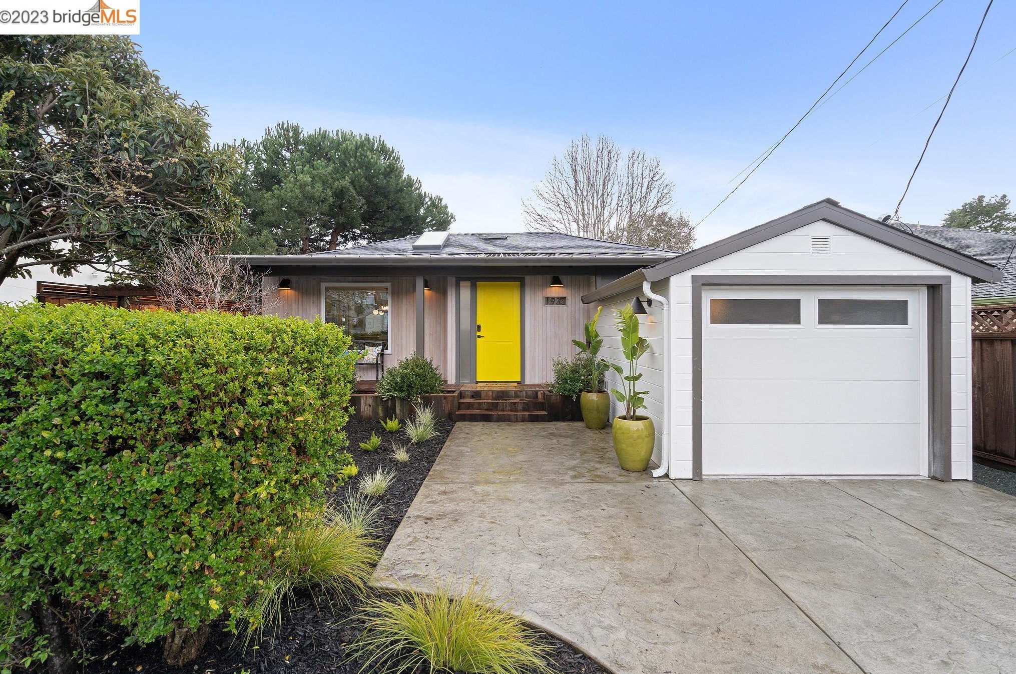 1935 Carlson Blvd, Richmond CA  94804-5223 exterior