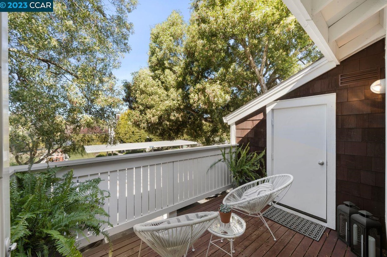 2 Marina Lakes Dr, Richmond CA  94804-7447 exterior