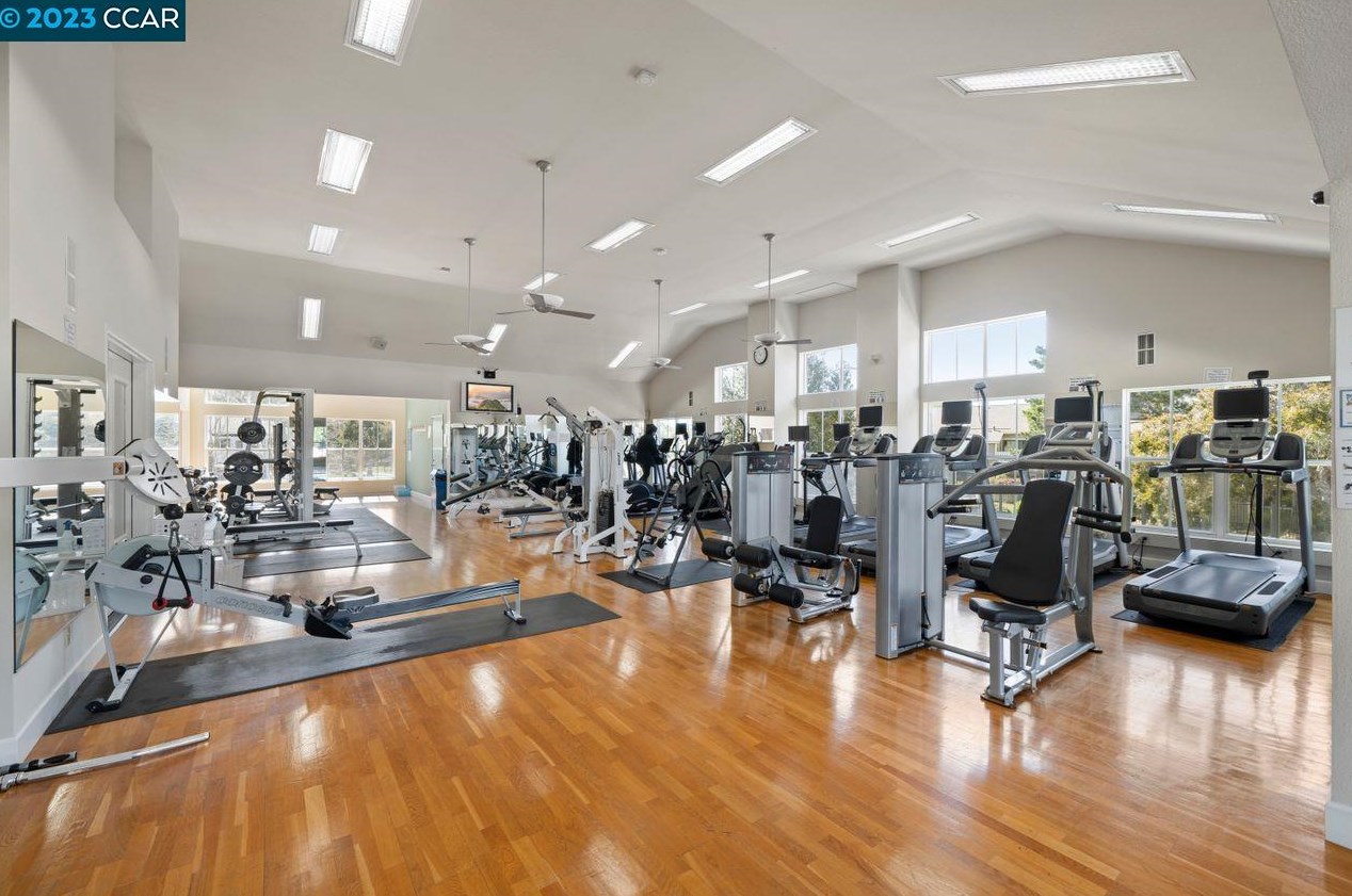 2 Marina Lakes Dr, Richmond CA  94804-7447 exterior