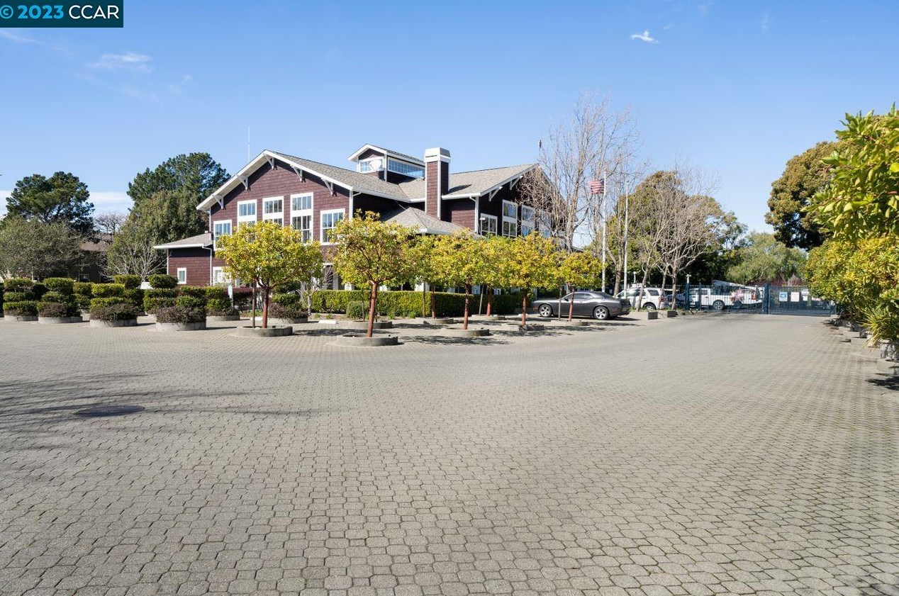 2 Marina Lakes Dr, Richmond CA  94804-7447 exterior