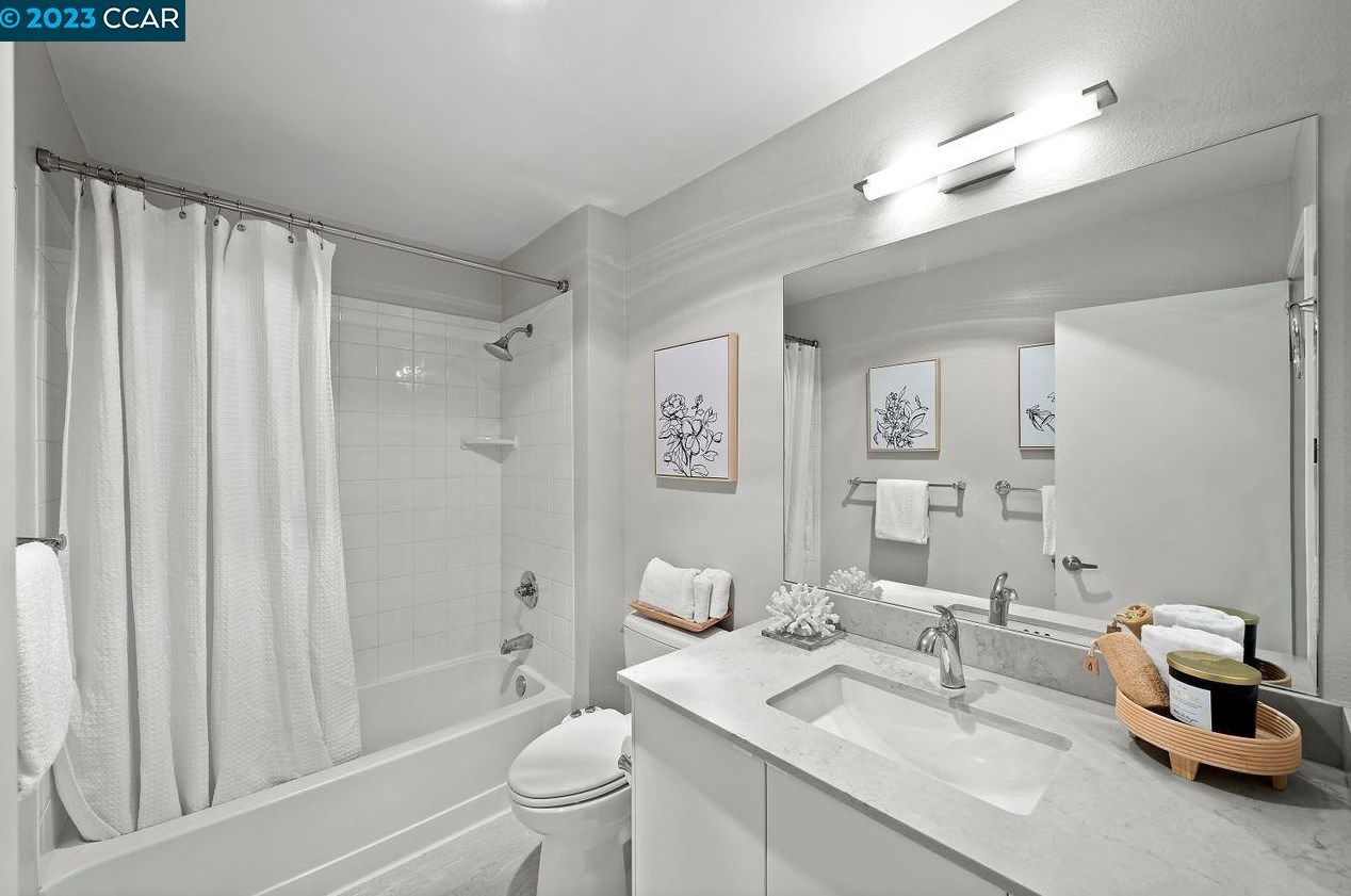 2 Marina Lakes Dr, Richmond CA  94804-7447 exterior
