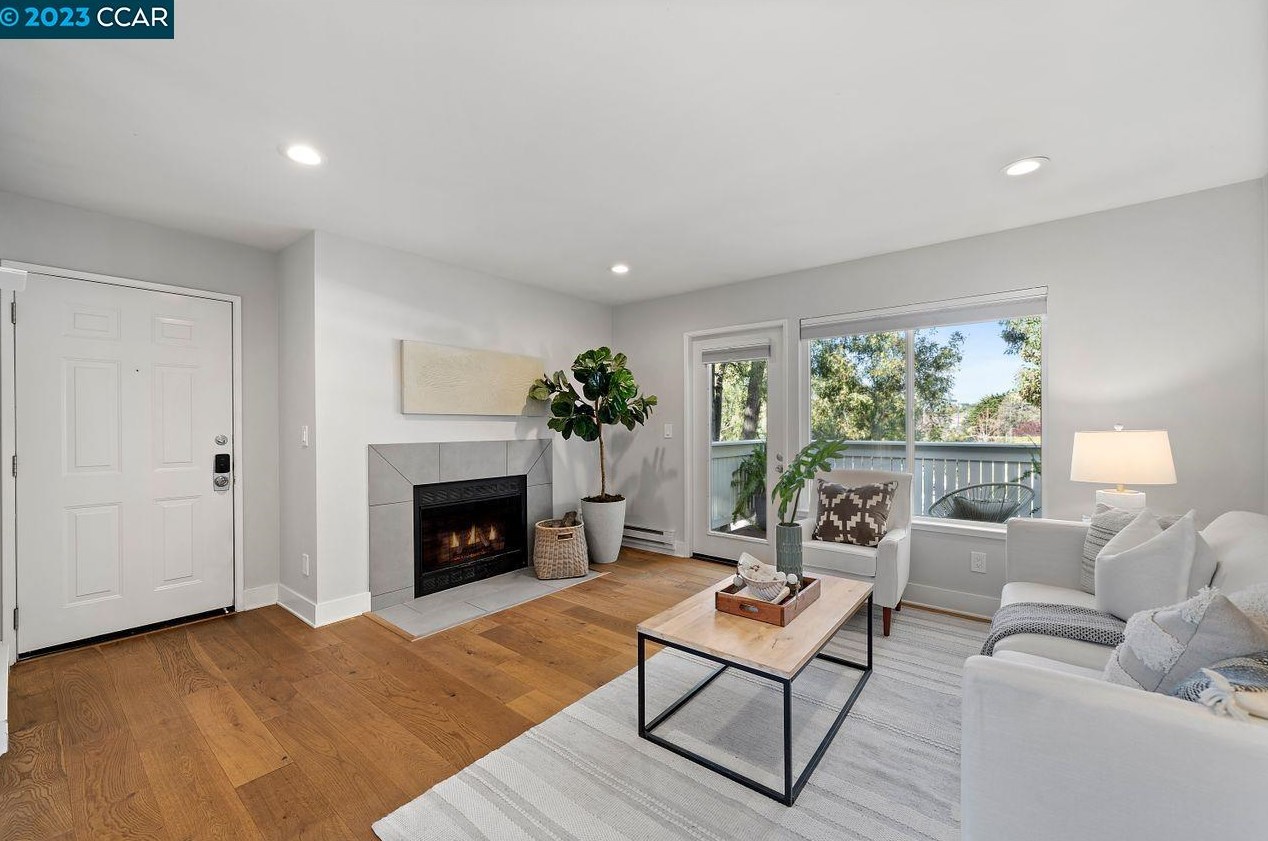2 Marina Lakes Dr, Richmond CA  94804-7447 exterior