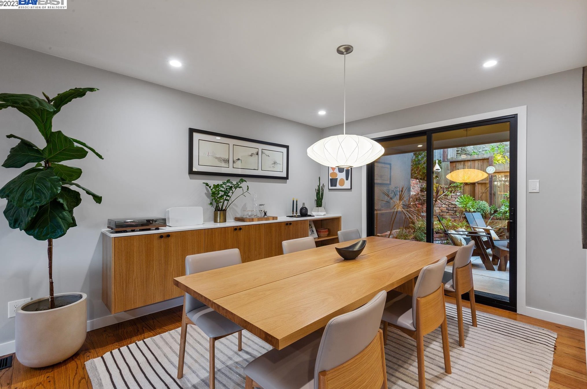 25 Rydal Ct, Oakland CA  94611-2408 exterior