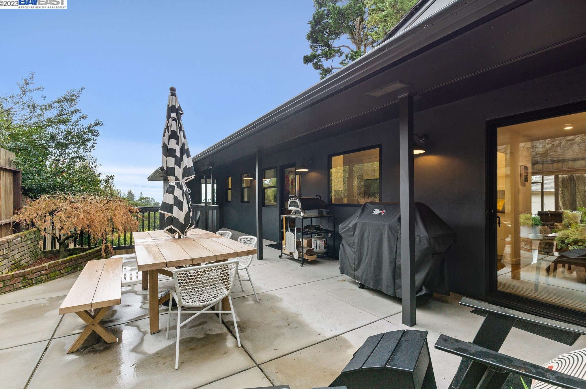25 Rydal Ct, Oakland CA  94611-2408 exterior