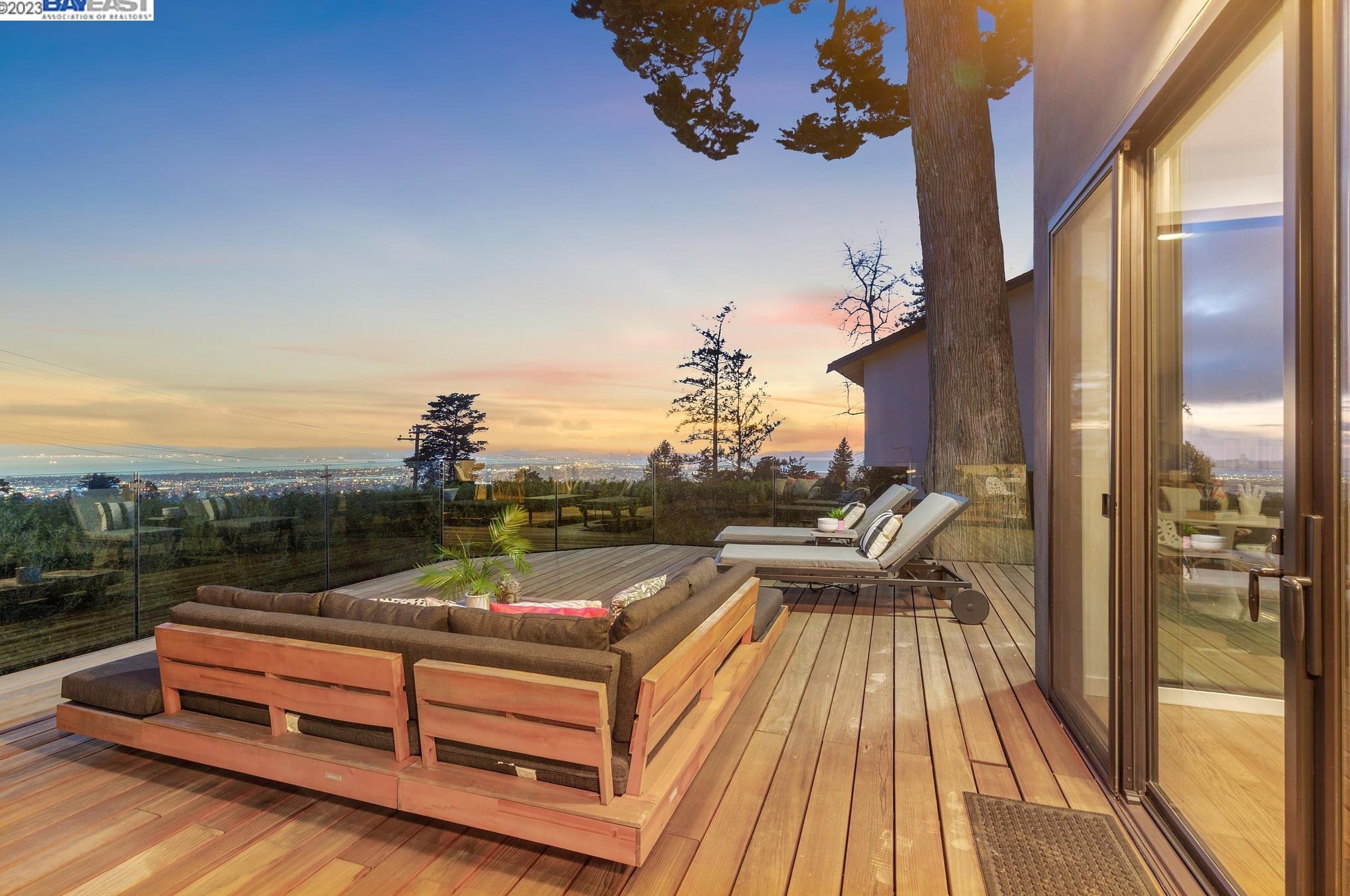 25 Rydal Ct, Oakland CA  94611-2408 exterior