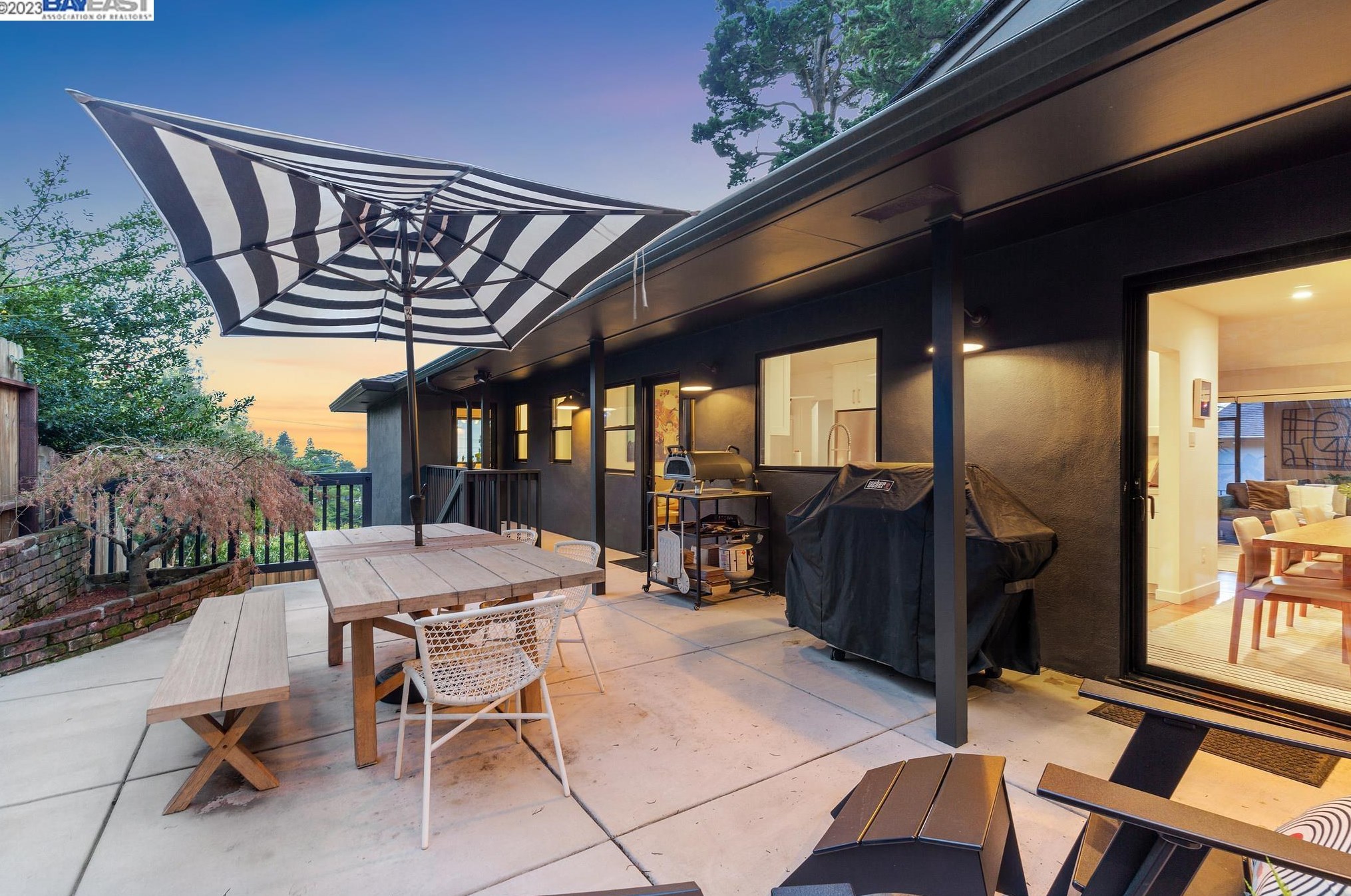 25 Rydal Ct, Oakland CA  94611-2408 exterior