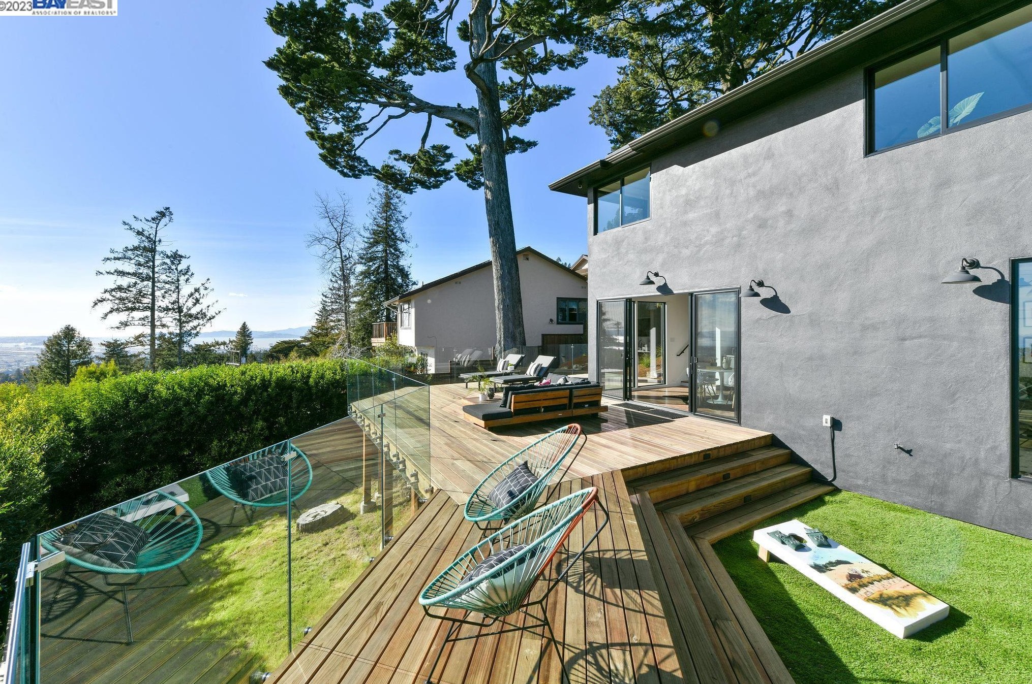 25 Rydal Ct, Oakland CA  94611-2408 exterior