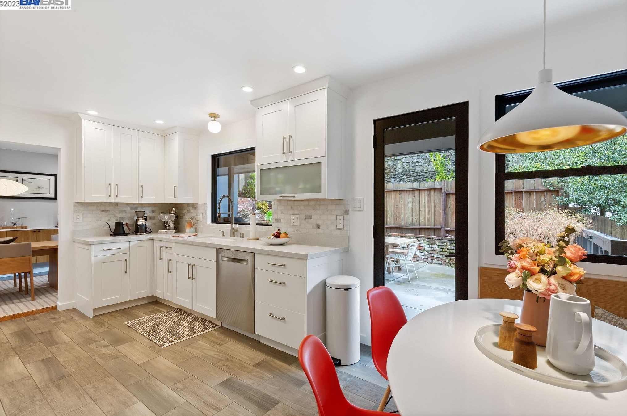 25 Rydal Ct, Oakland CA  94611-2408 exterior