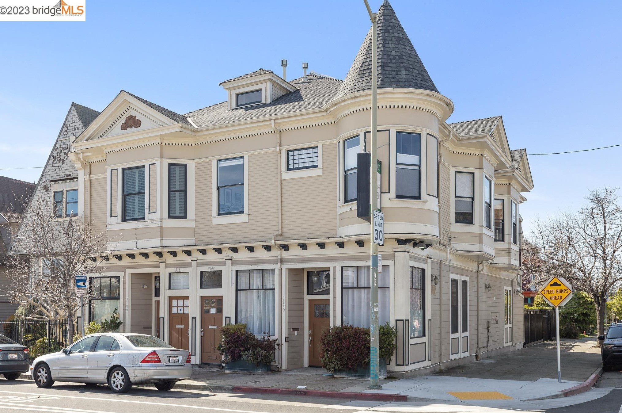 3141 West St, Oakland, CA 94608-4310
