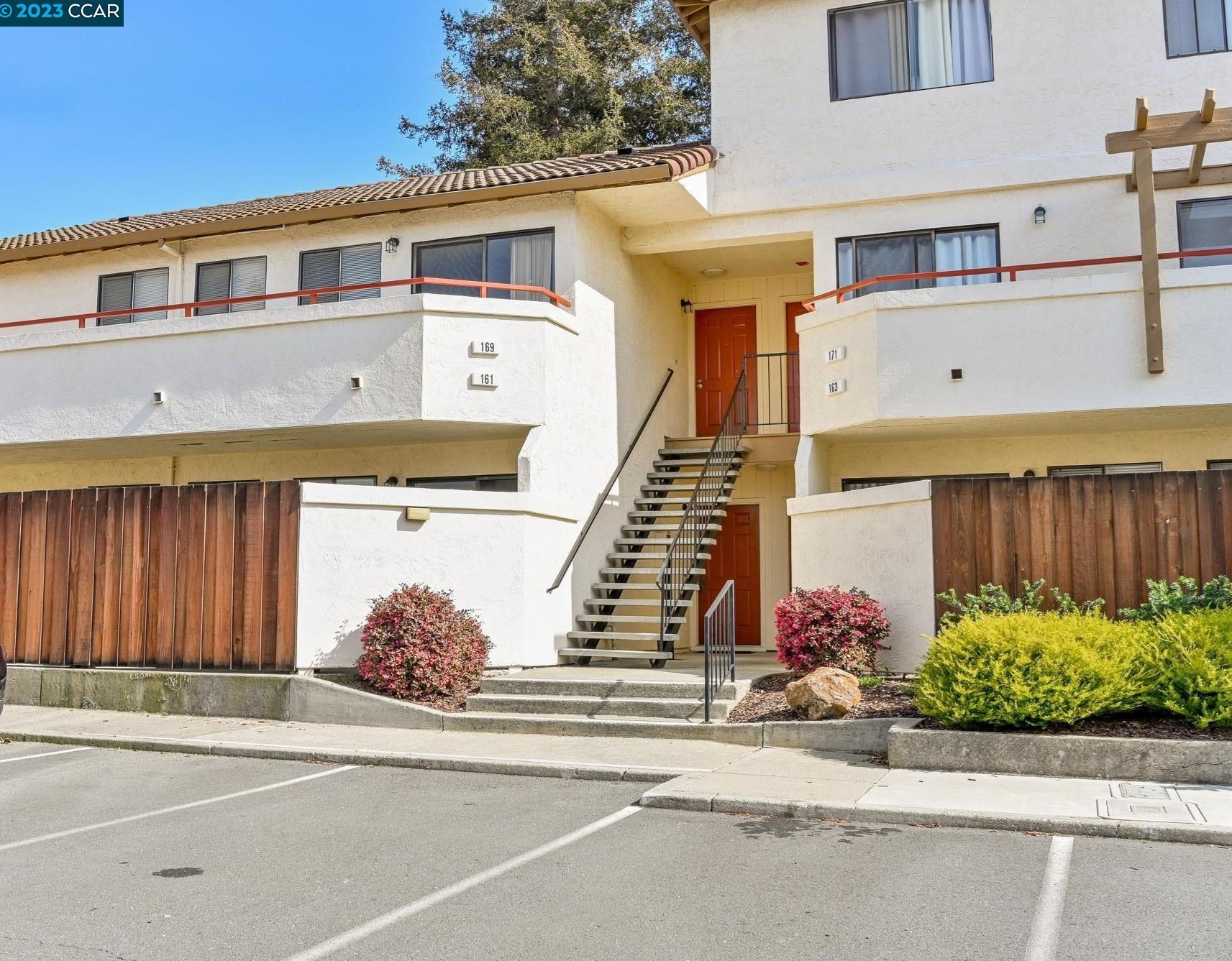 5035 Valley Crest Dr, Concord, CA 94521-4906