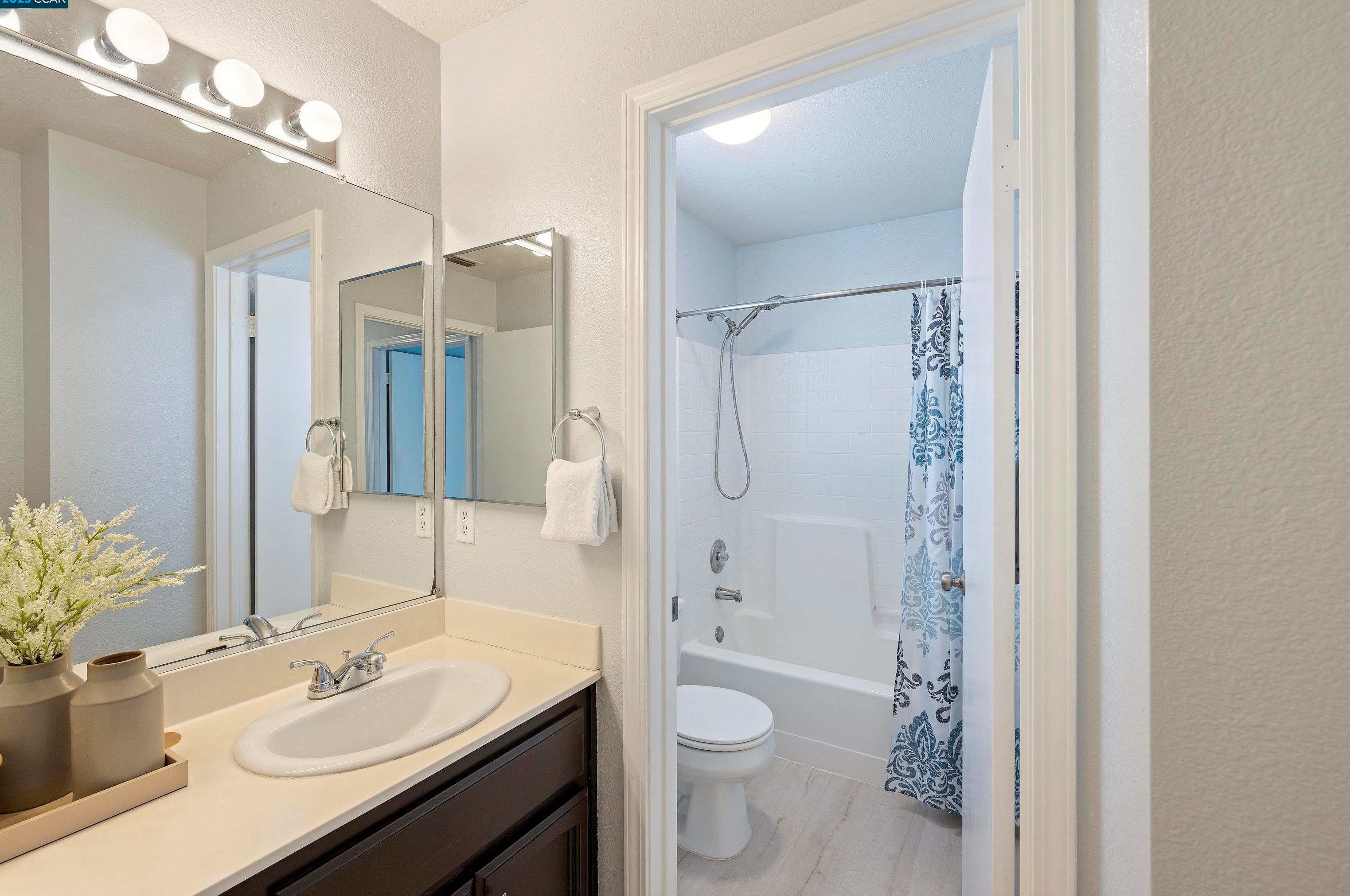 845 Hollowbrook Dr, Los Angeles CA  94513-6122 exterior