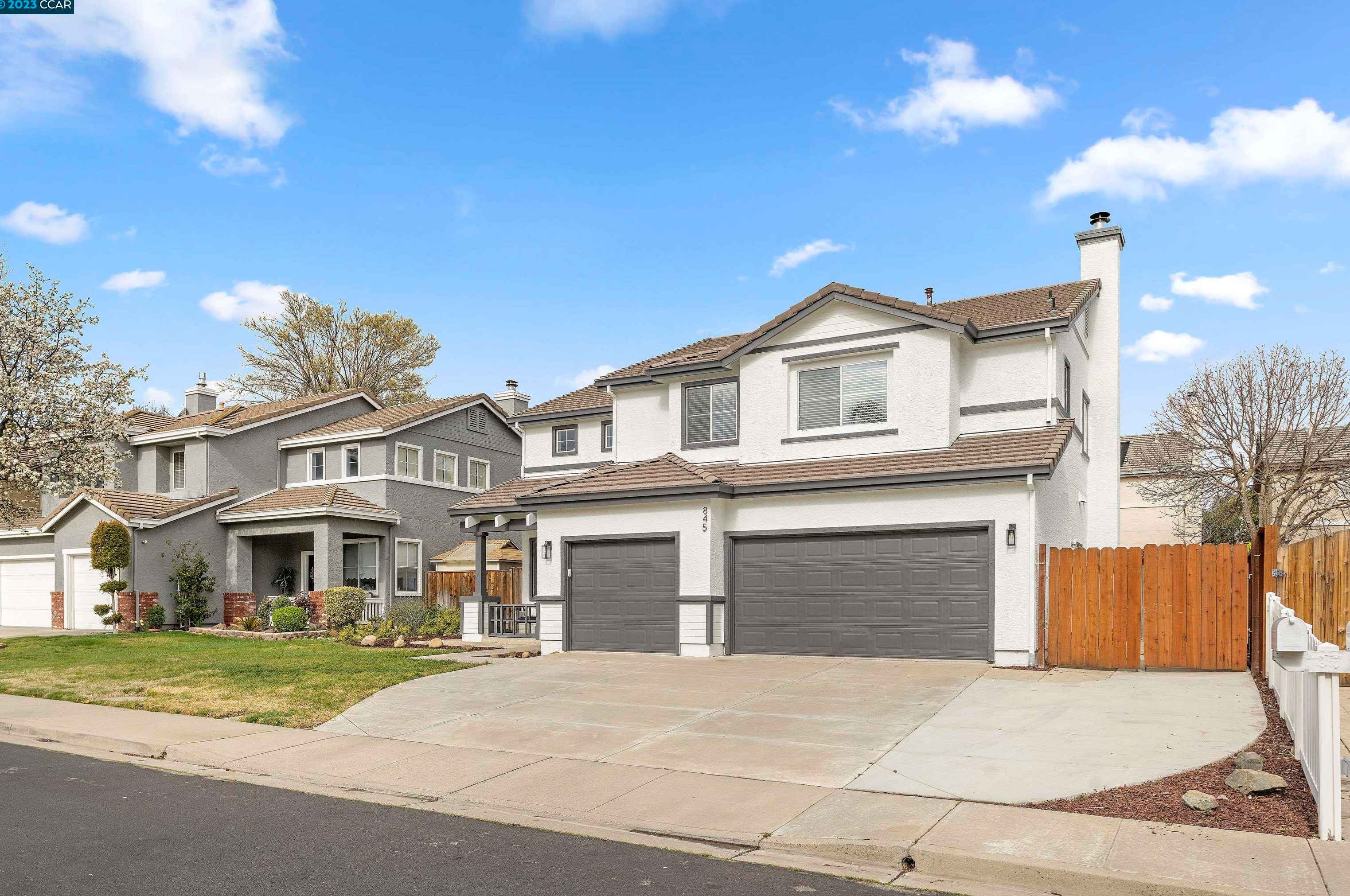 845 Hollowbrook Dr, Los Angeles CA  94513-6122 exterior