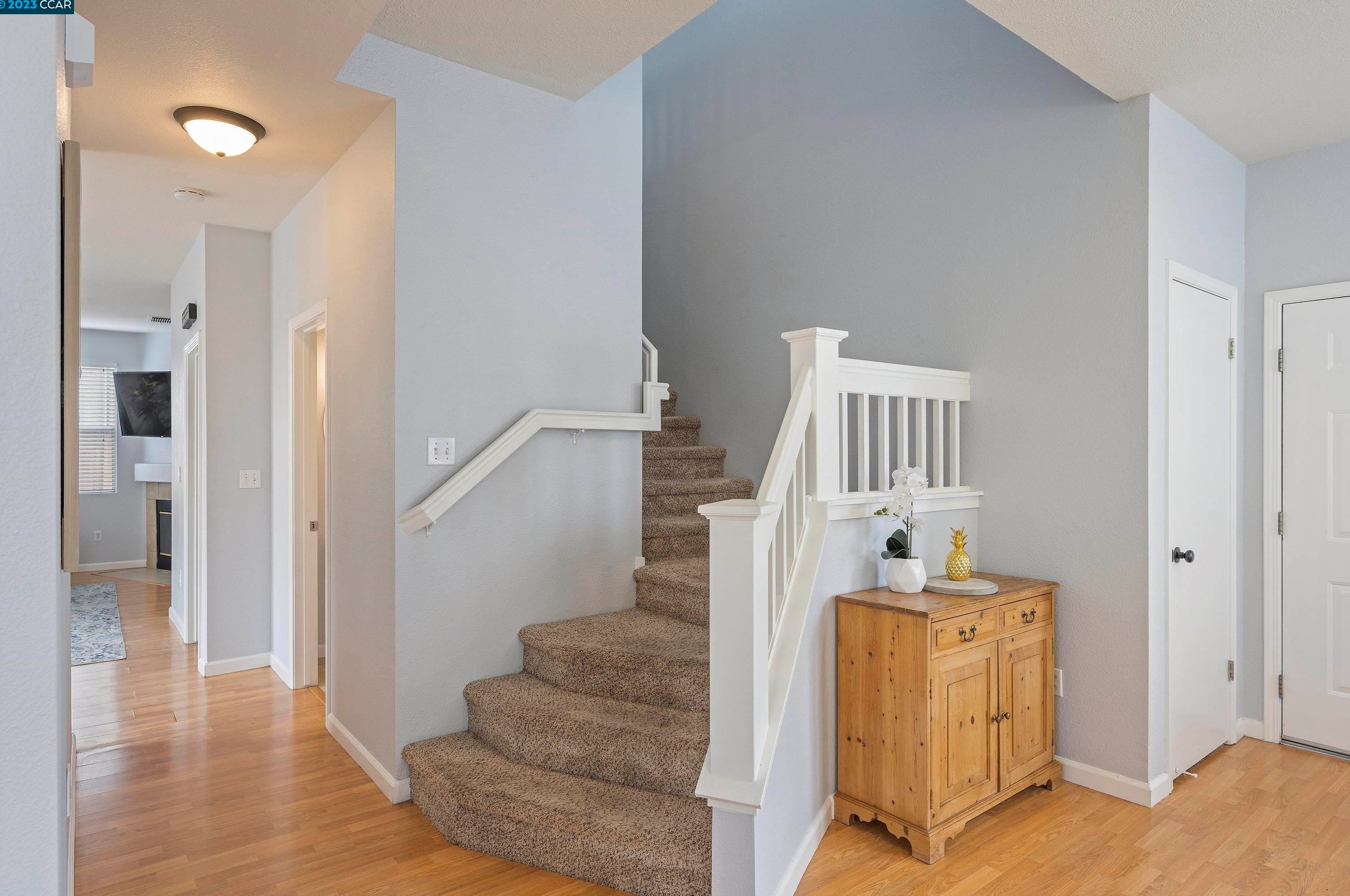 845 Hollowbrook Dr, Los Angeles CA  94513-6122 exterior