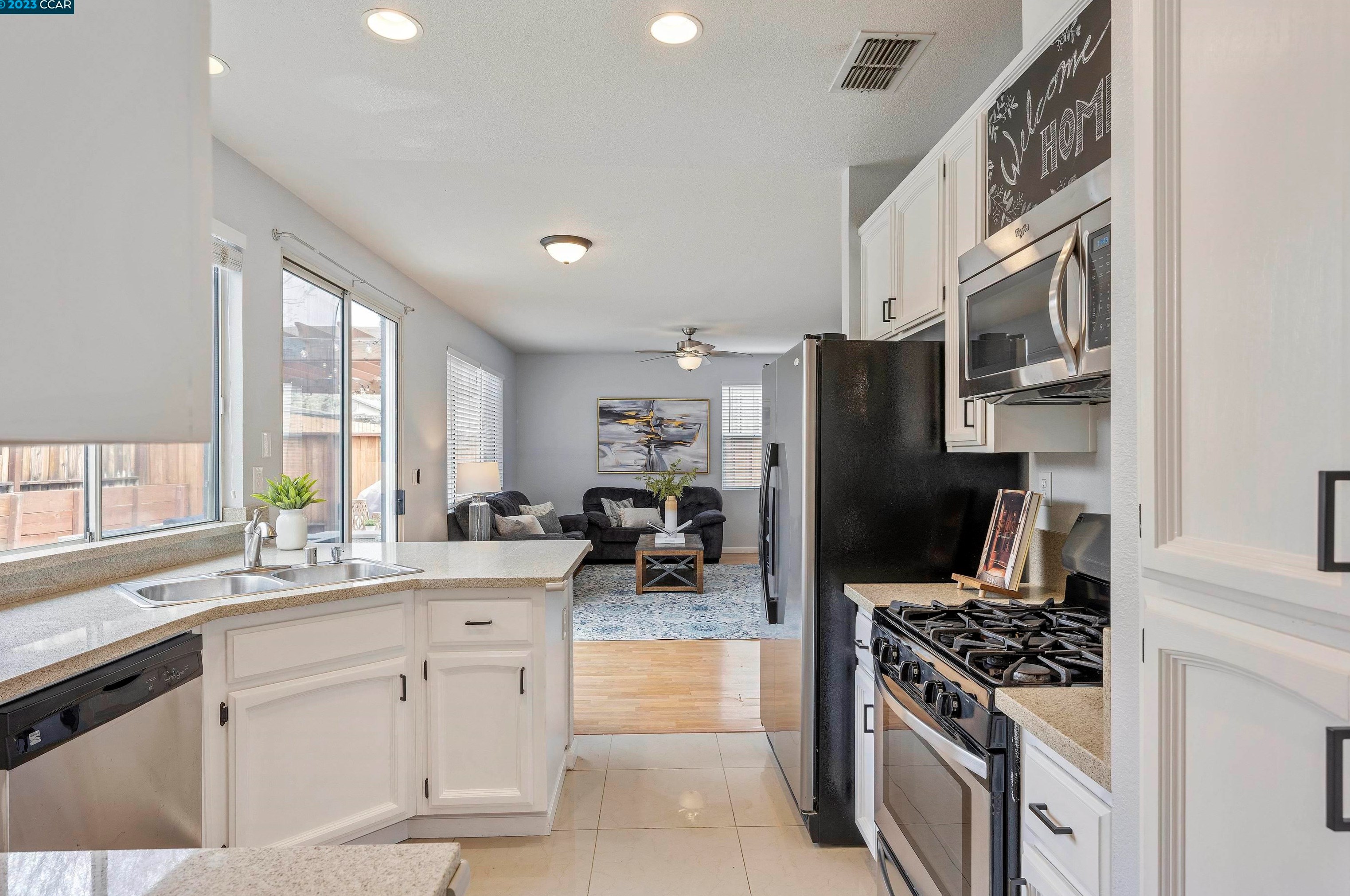 845 Hollowbrook Dr, Los Angeles CA  94513-6122 exterior