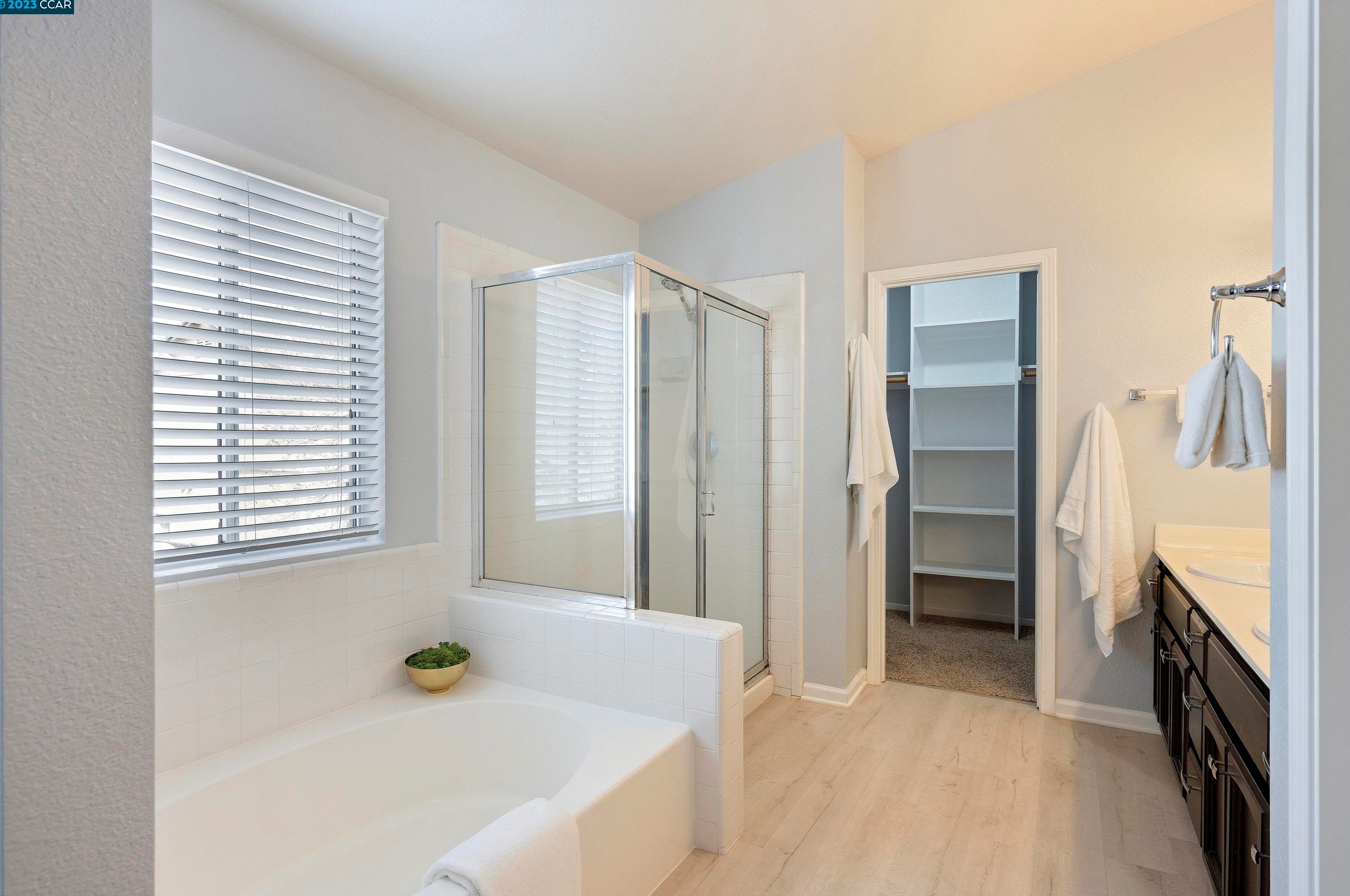 845 Hollowbrook Dr, Los Angeles CA  94513-6122 exterior