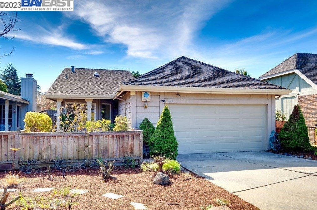 233 Brighton Ct, Alameda, CA 94502-6439
