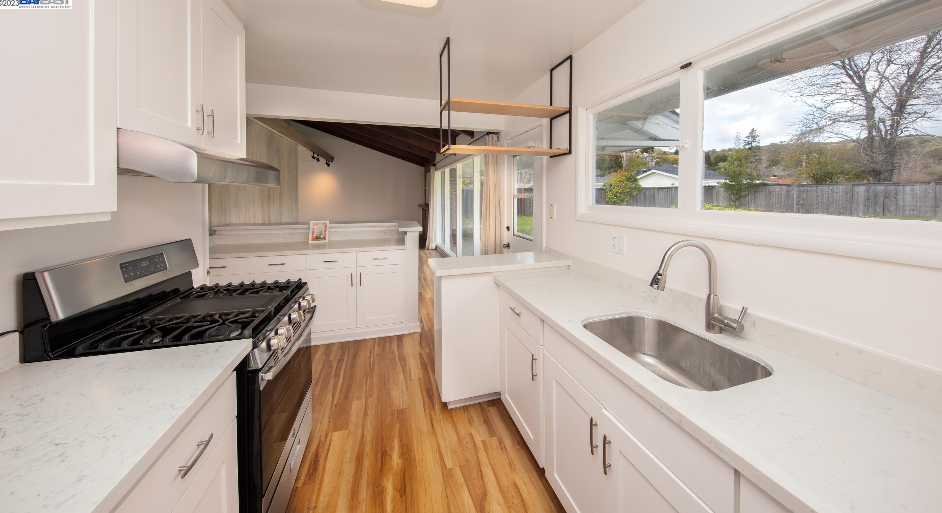 255 Cecilia Way, Tiburon CA  94920-2038 exterior