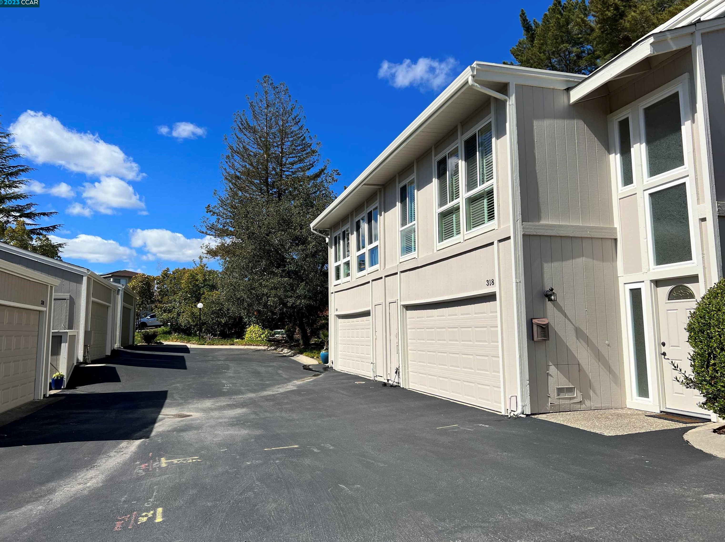 318 Ridgeview Dr, Concord, CA 94523