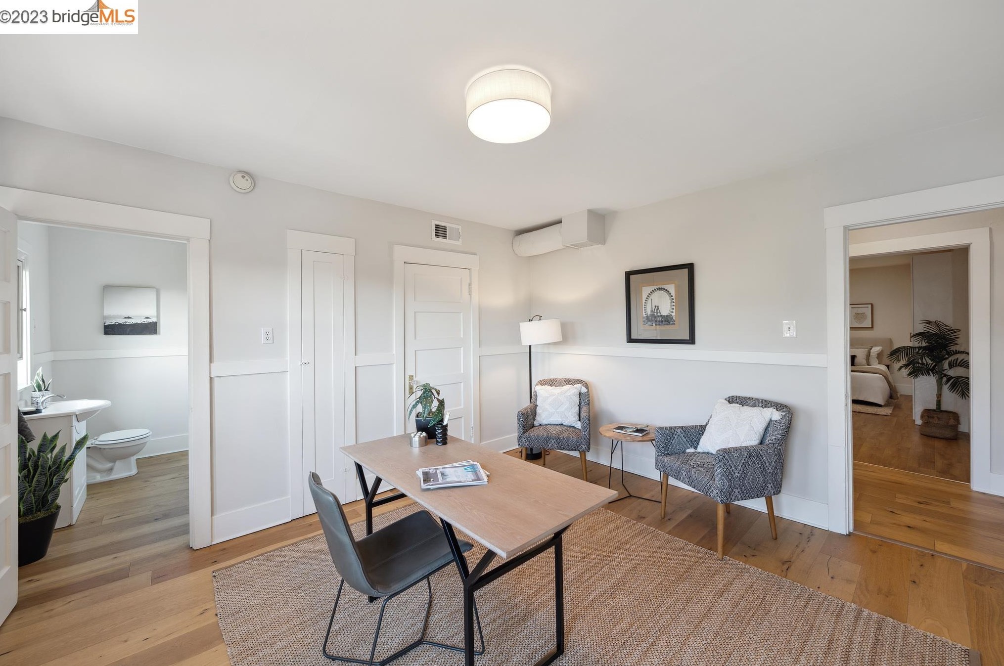 563 Radnor Rd, Oakland CA  94606-1011 exterior