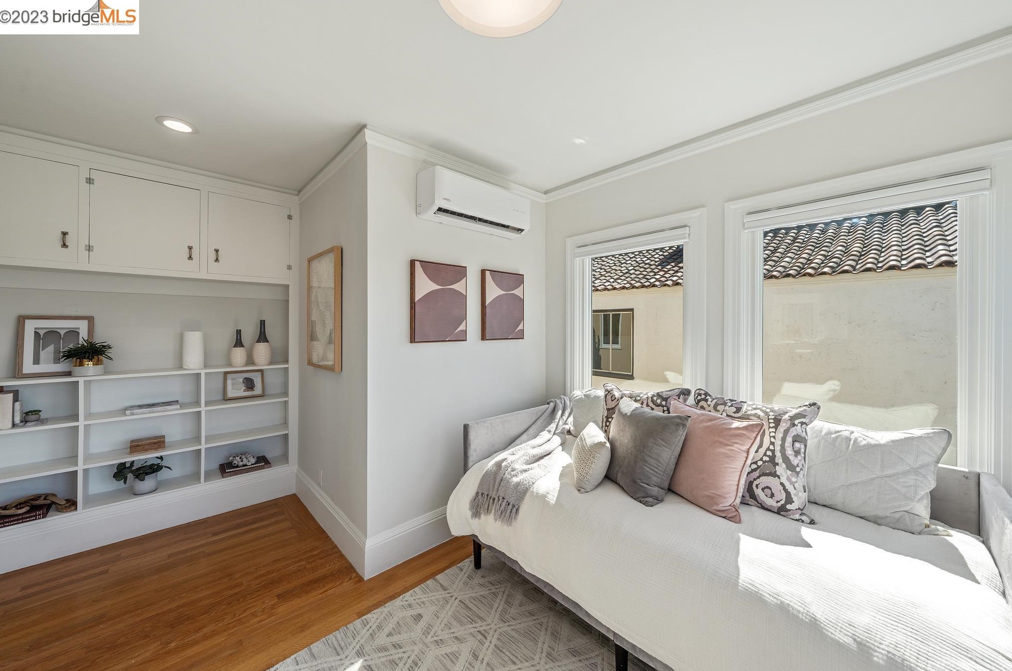 563 Radnor Rd, Oakland CA  94606-1011 exterior