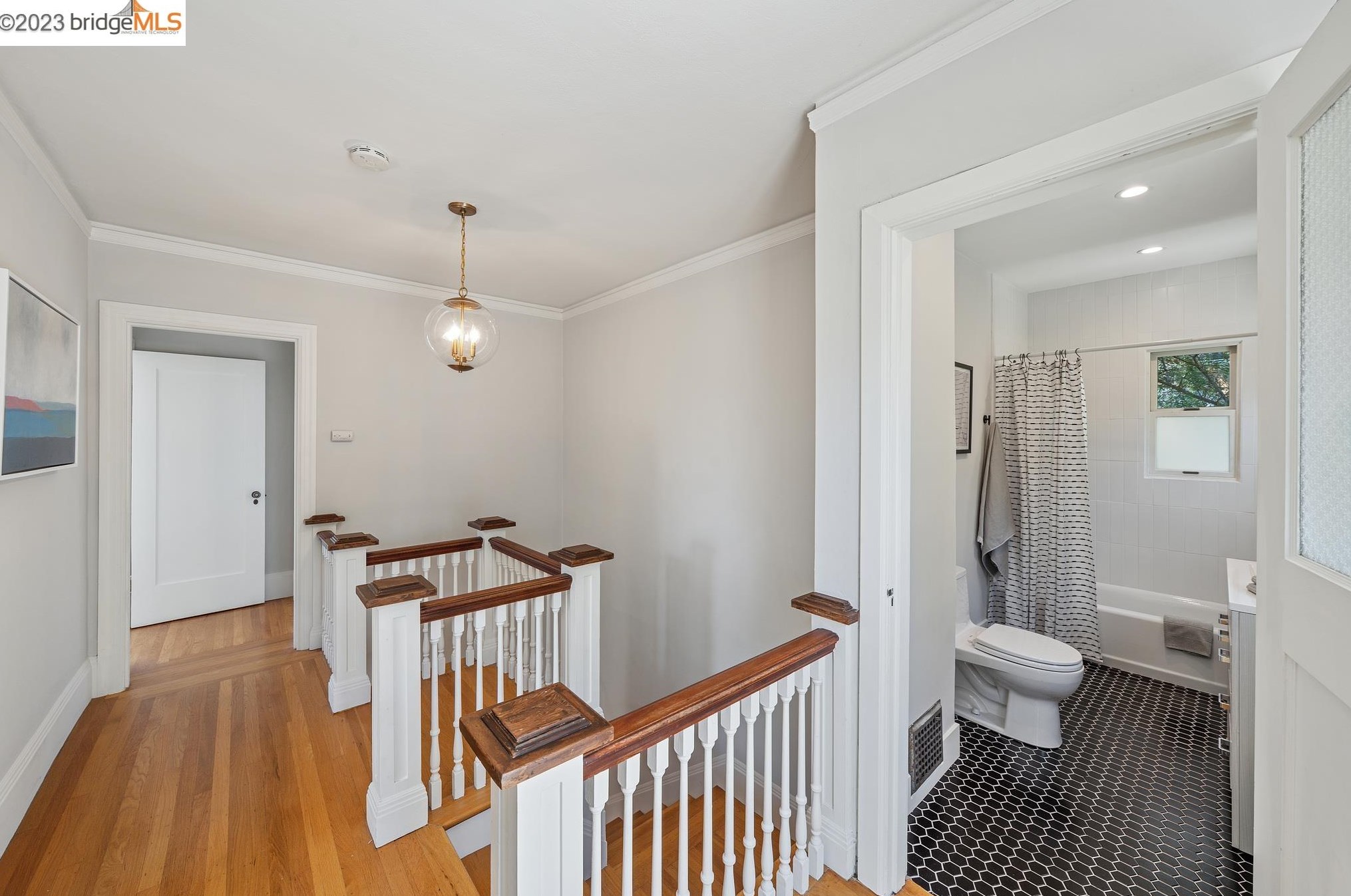 563 Radnor Rd, Oakland CA  94606-1011 exterior