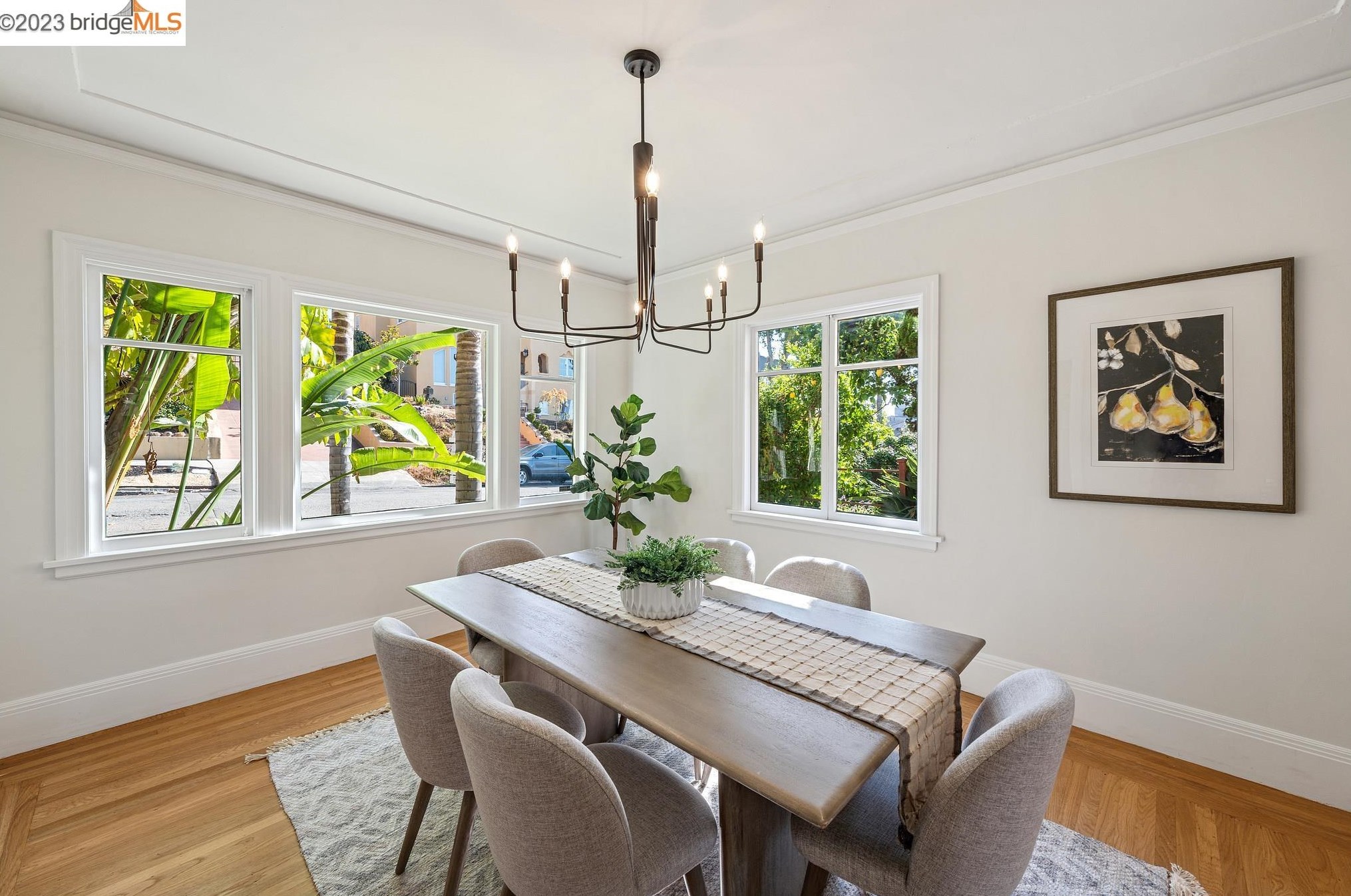 563 Radnor Rd, Oakland CA  94606-1011 exterior