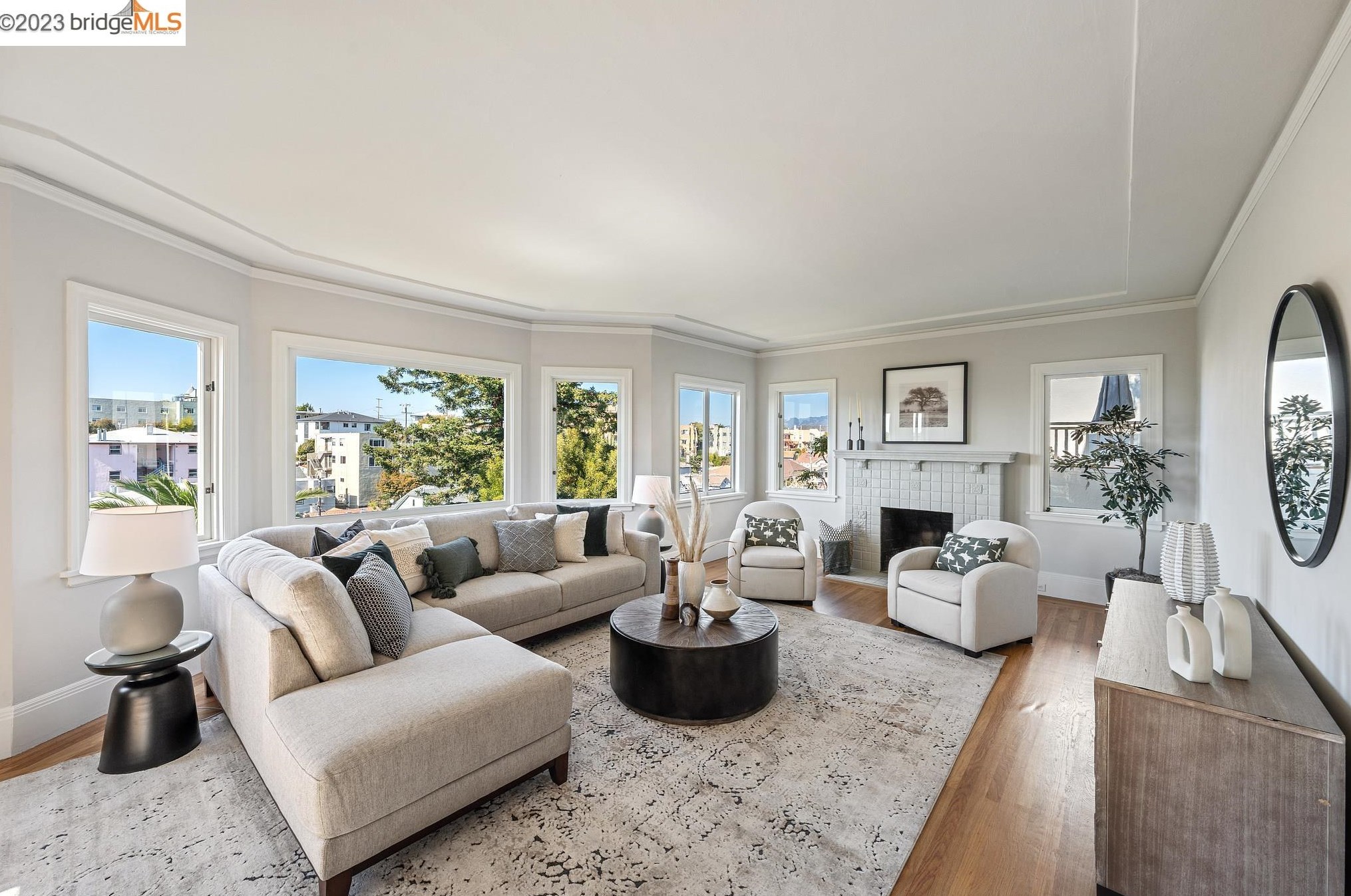 563 Radnor Rd, Oakland CA  94606-1011 exterior