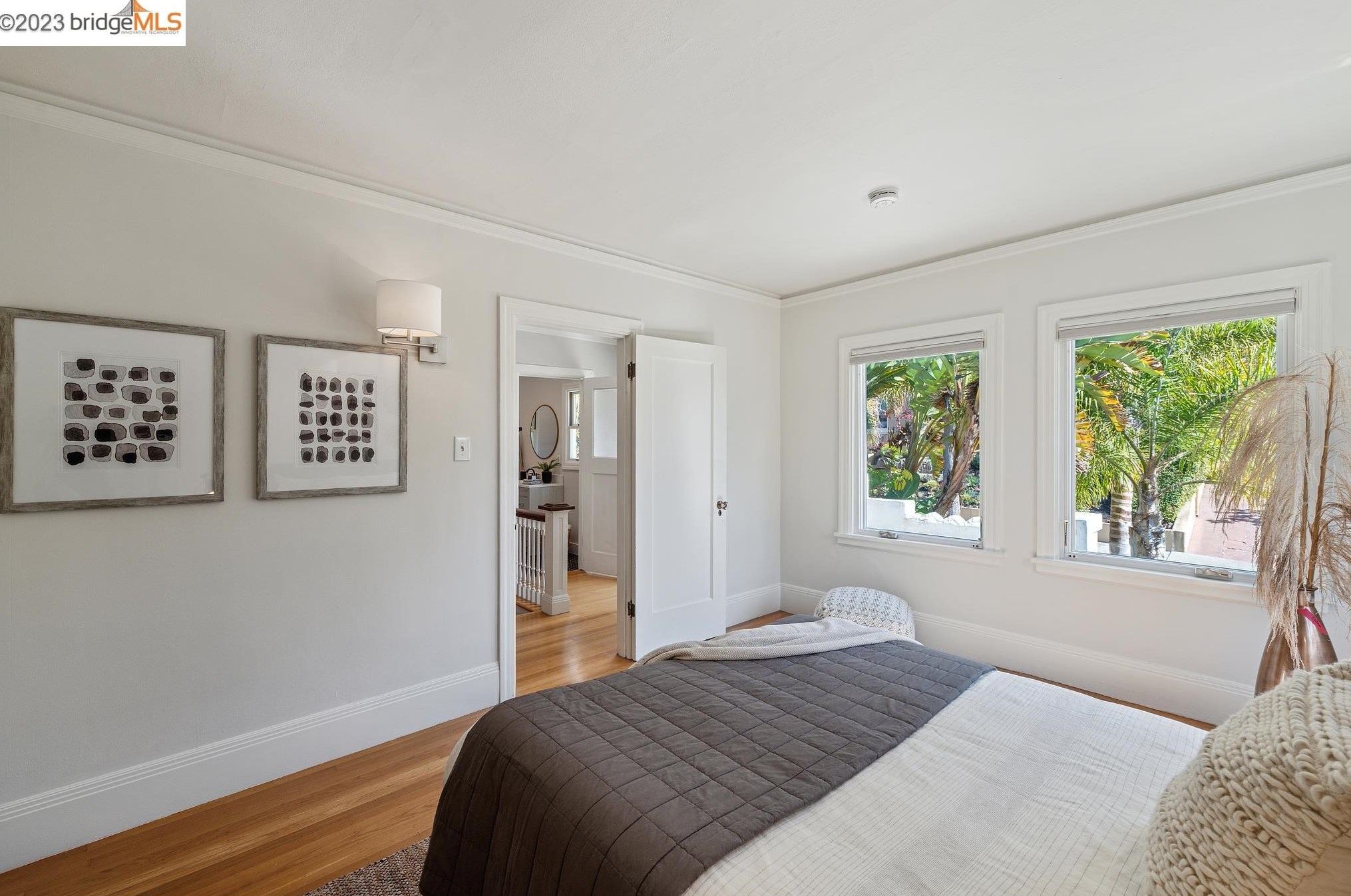563 Radnor Rd, Oakland CA  94606-1011 exterior
