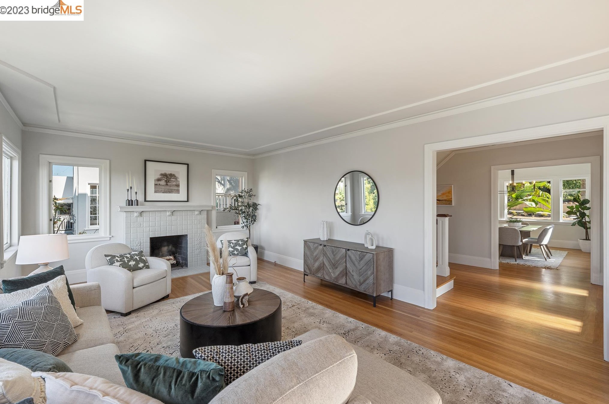 563 Radnor Rd, Oakland CA  94606-1011 exterior