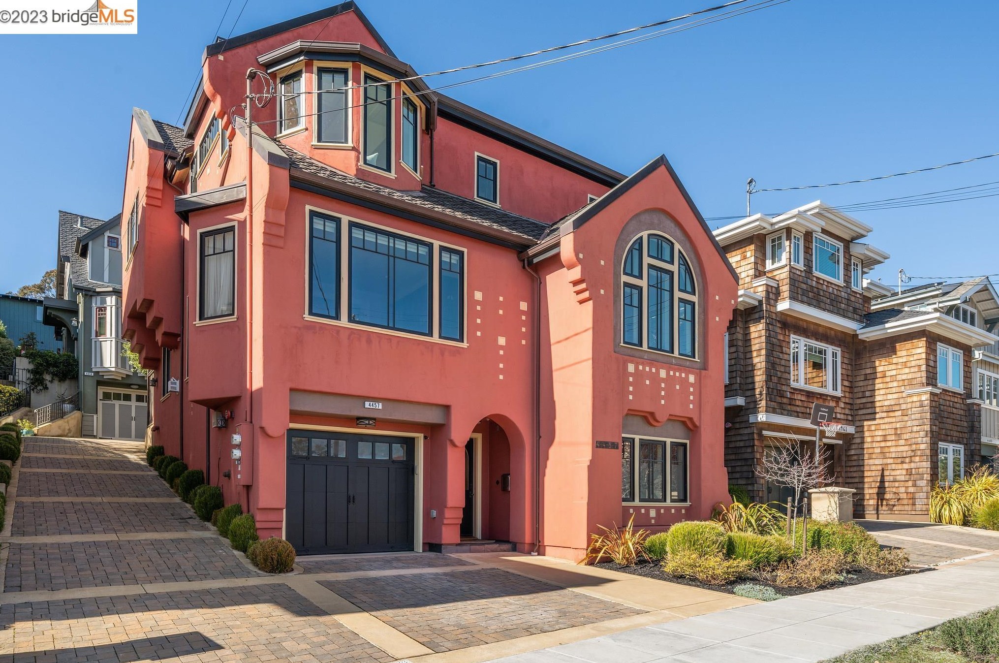 4457 Howe St, Oakland, CA 94611