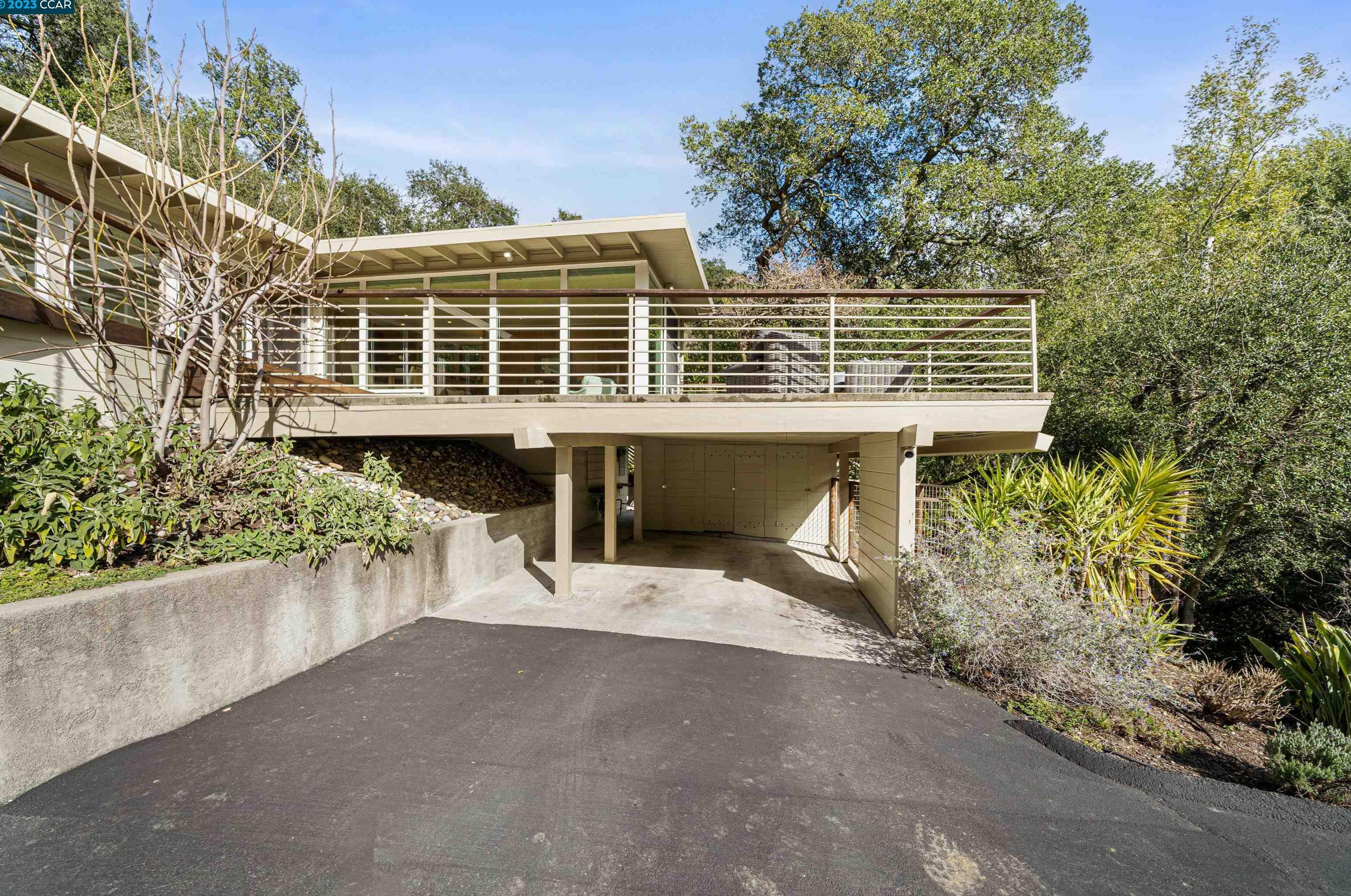 49 Las Cascadas Rd, Orinda, CA 94563