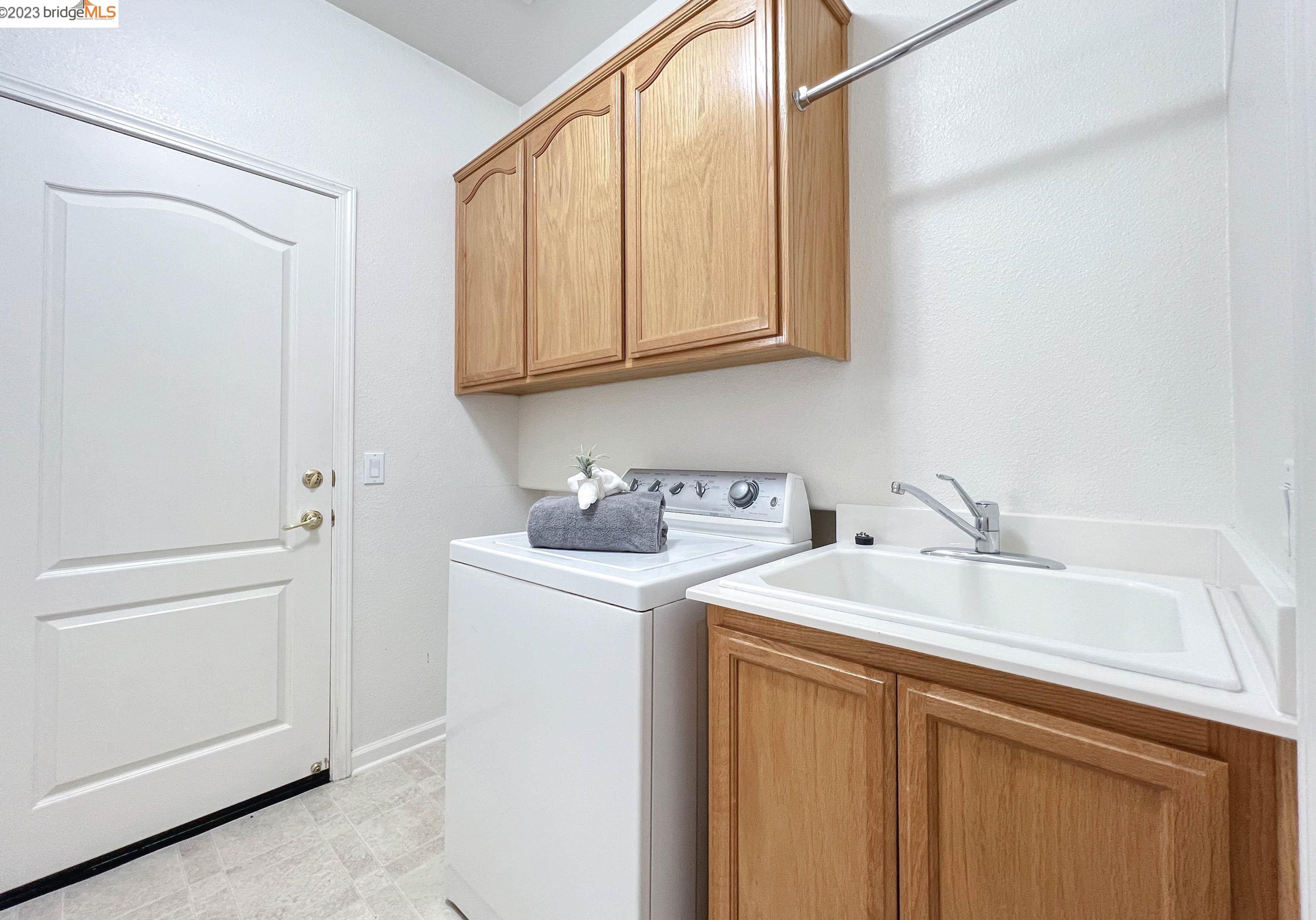 1369 Pearl Way, Los Angeles CA  94513-6970 exterior