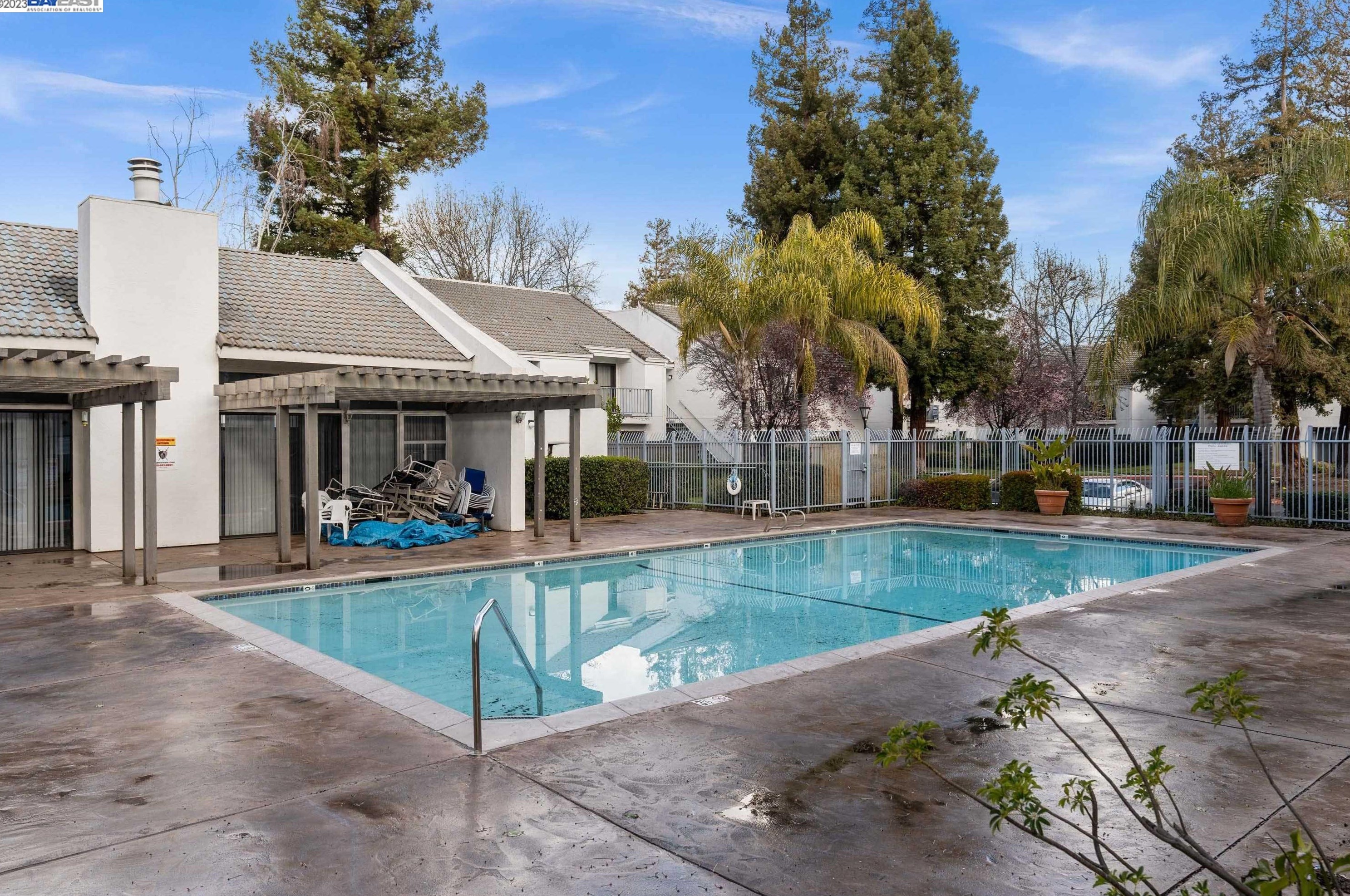 1055 Capitol Ave, San Jose CA  95133-3918 exterior