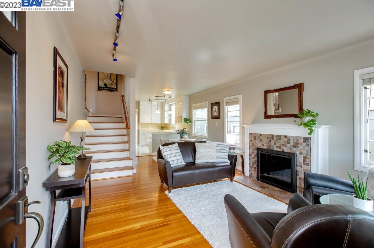 1108 Post St, Alameda CA  94501-5533 exterior