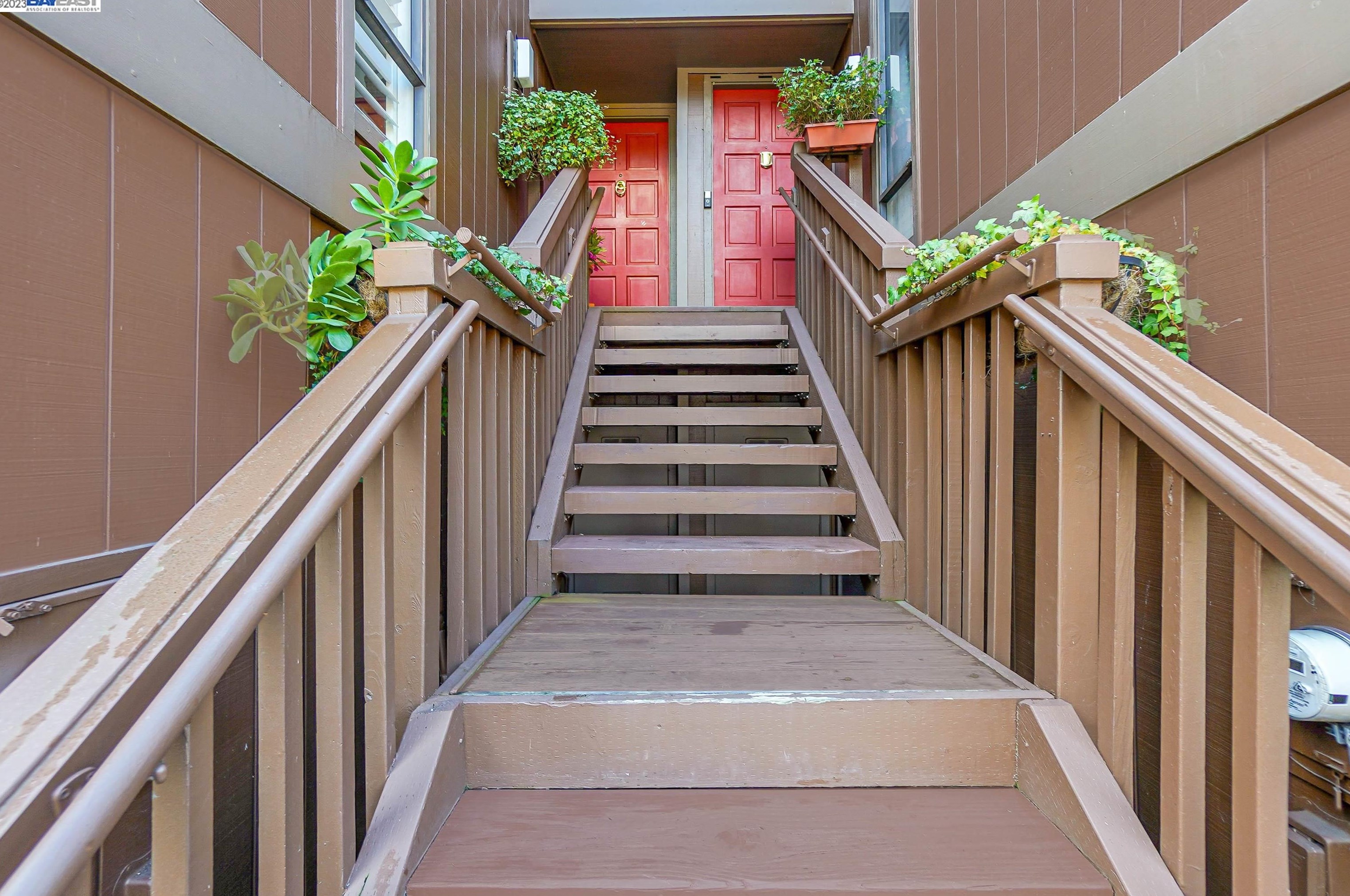 2024 Oak Creek Pl, Hayward, CA 94541-5552