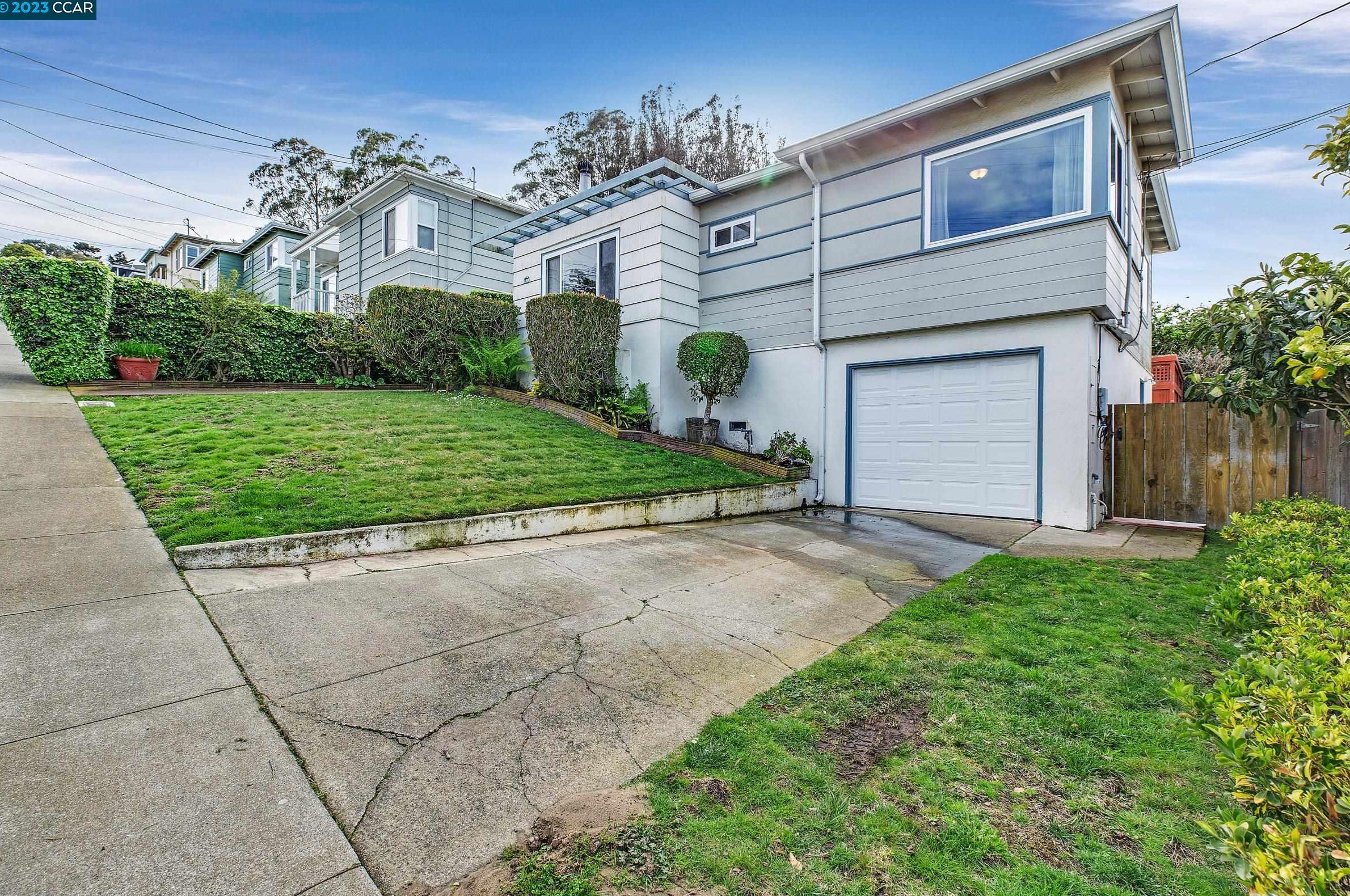 1054 Gilman Dr, Daly City, CA 94015
