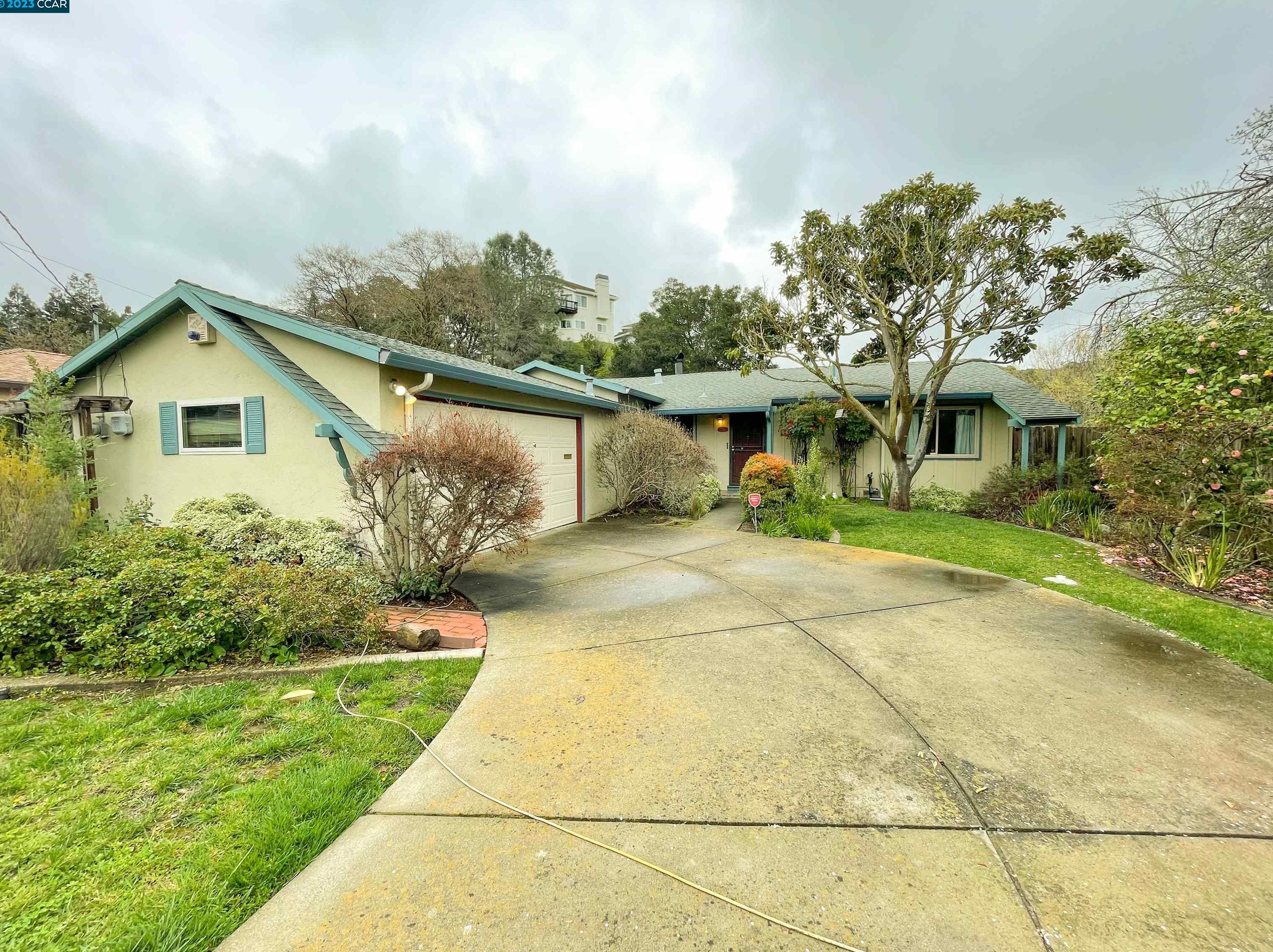 2492 Doidge Ave, Pinole, CA 94564