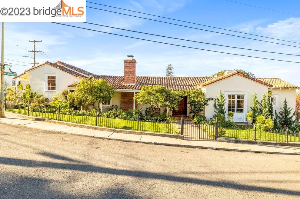 1635 Leimert Blvd, Oakland, CA 94602-1927