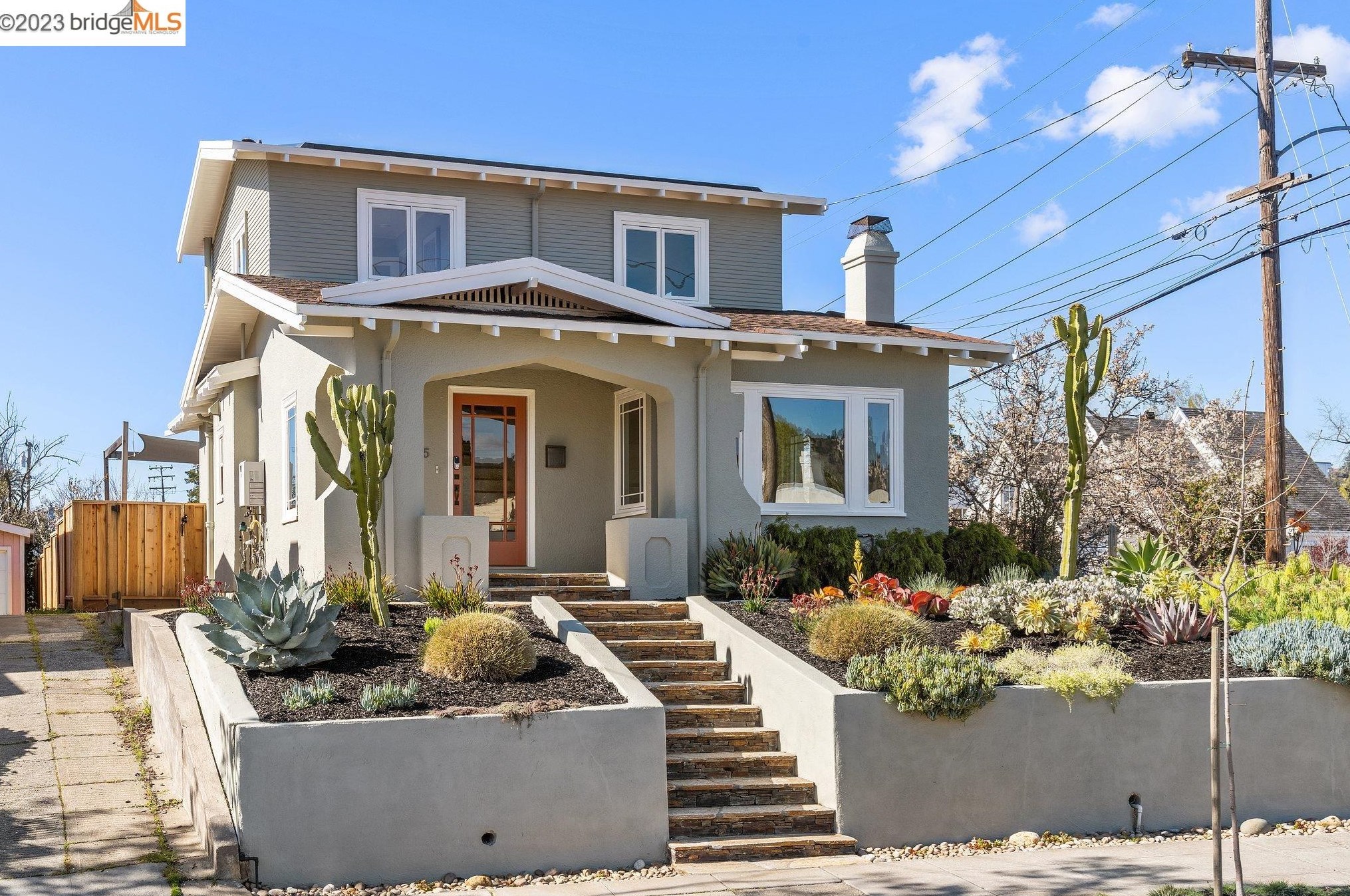 3735 Maple Ave, Oakland, CA 94602-3339