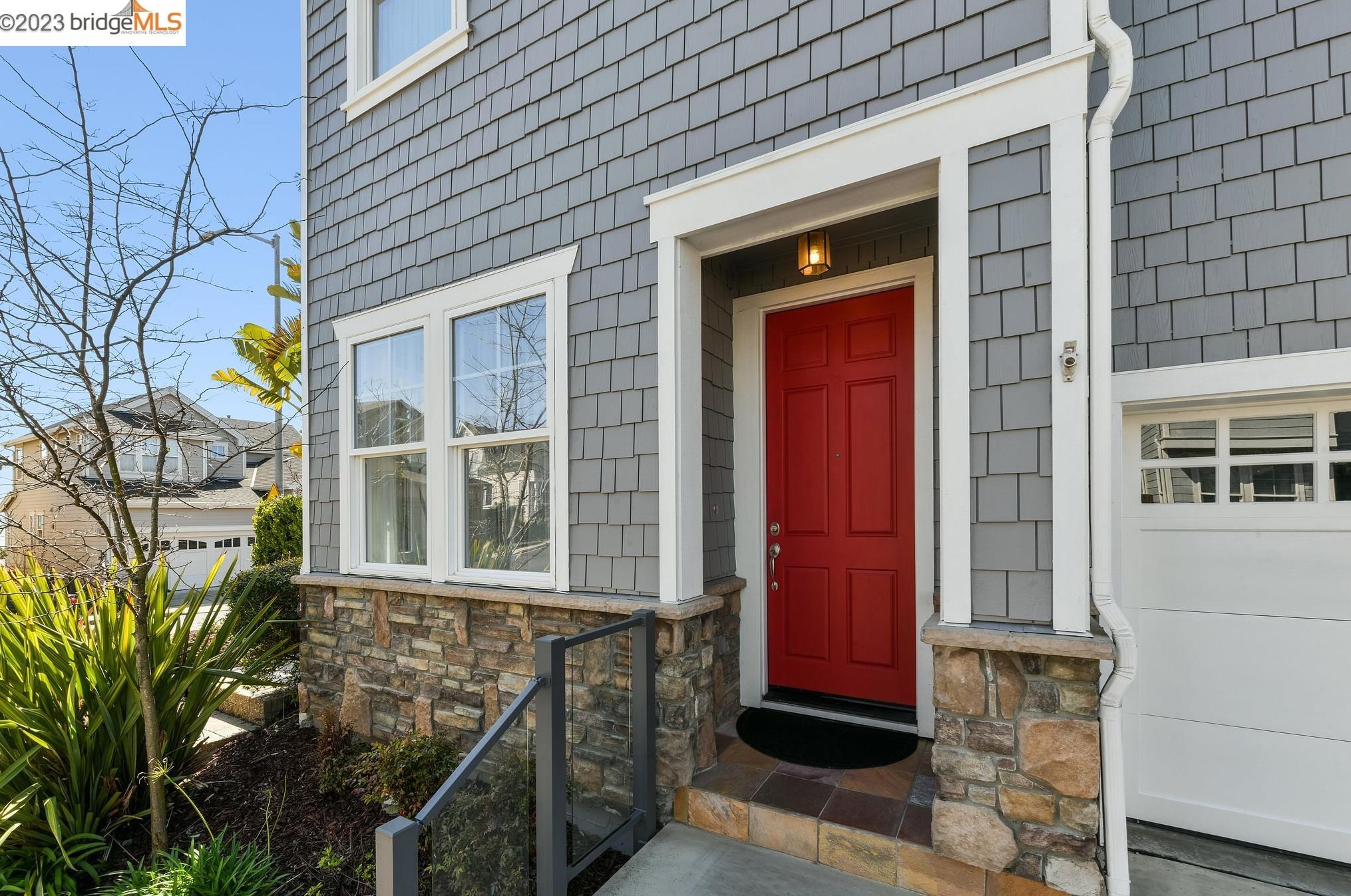 508 Sea View Dr, Richmond, CA 94801-4130