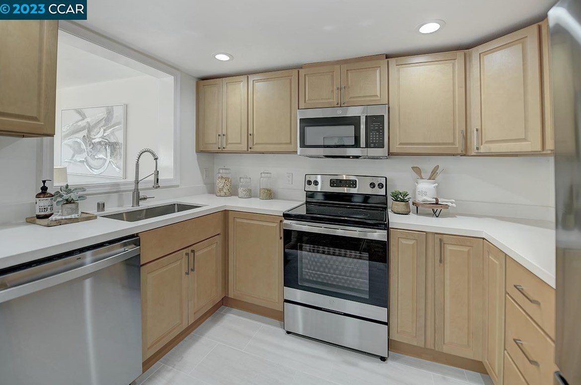 1532 Canyonwood Ct, Walnut Creek, CA 94595-3608