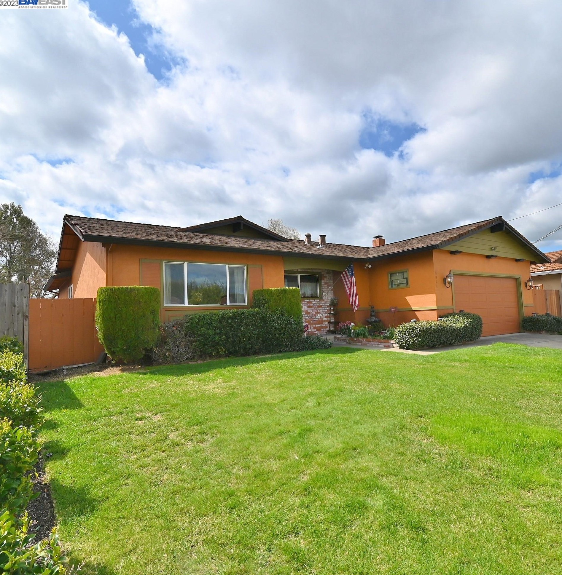 6964 York Dr, Pleasanton, CA 94568