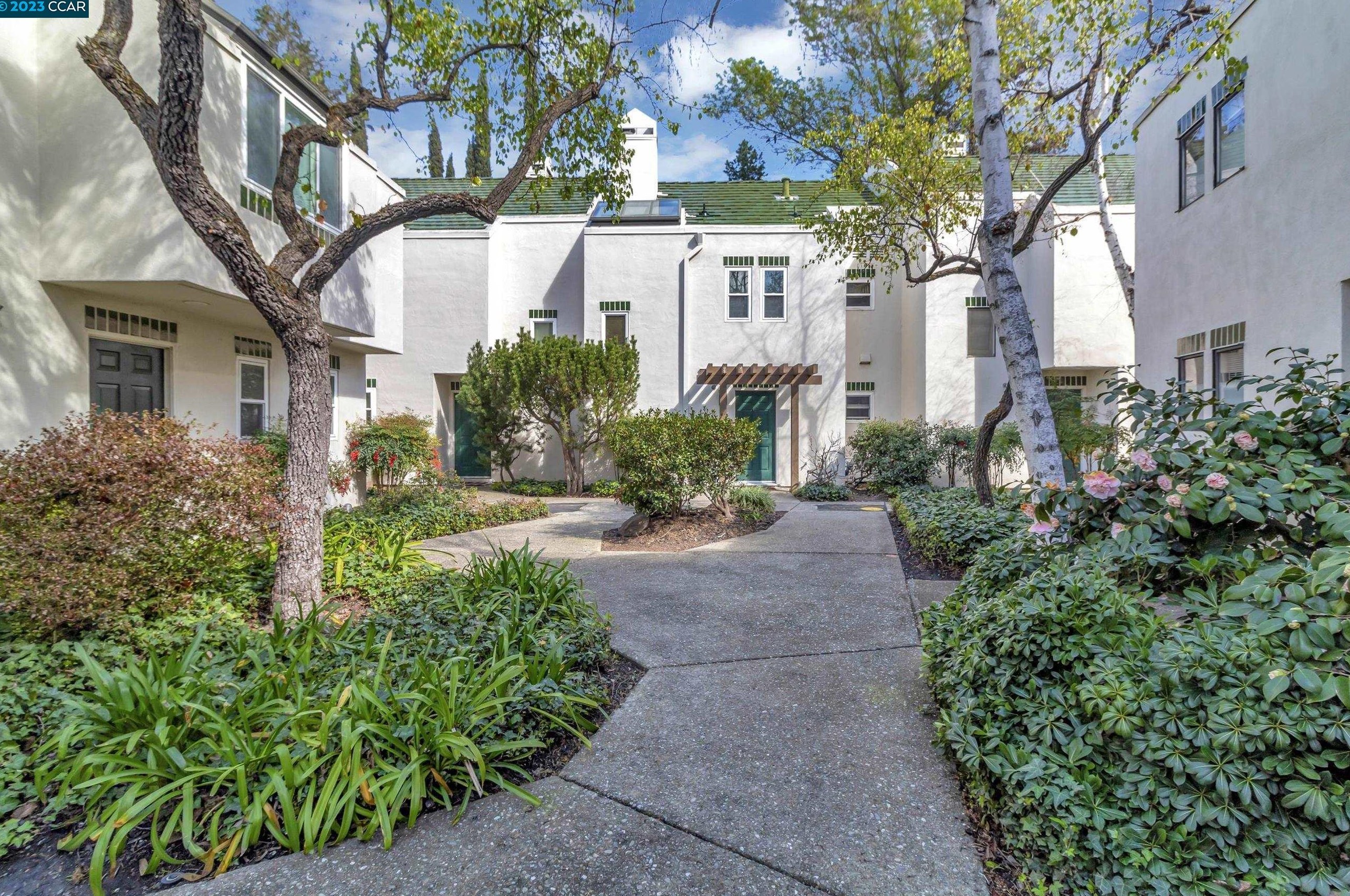 16 Zurich Ct, Concord, CA 94523