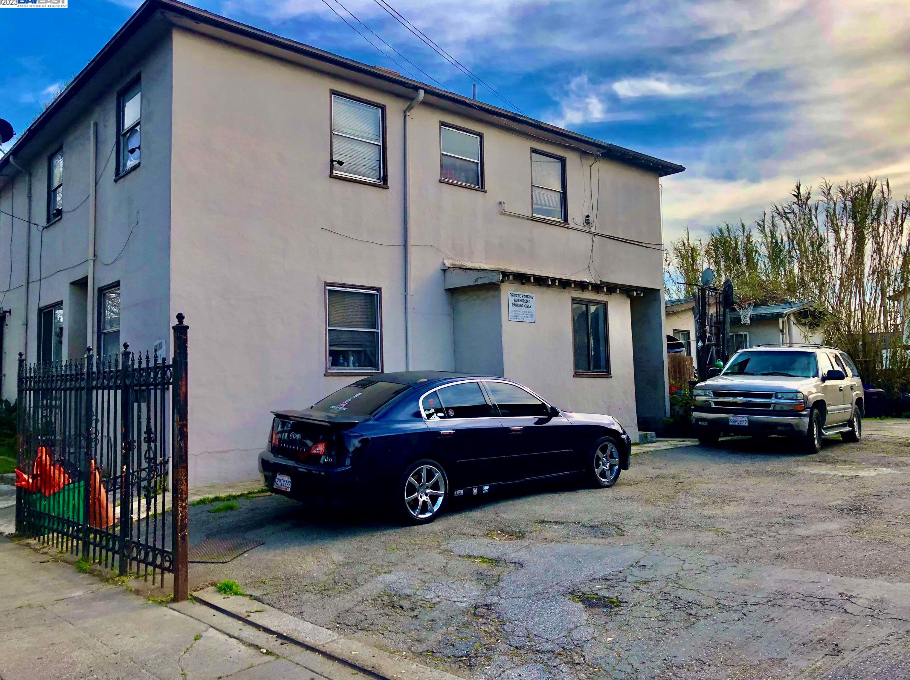 10419 San Leandro St, Oakland, CA 94603-3045