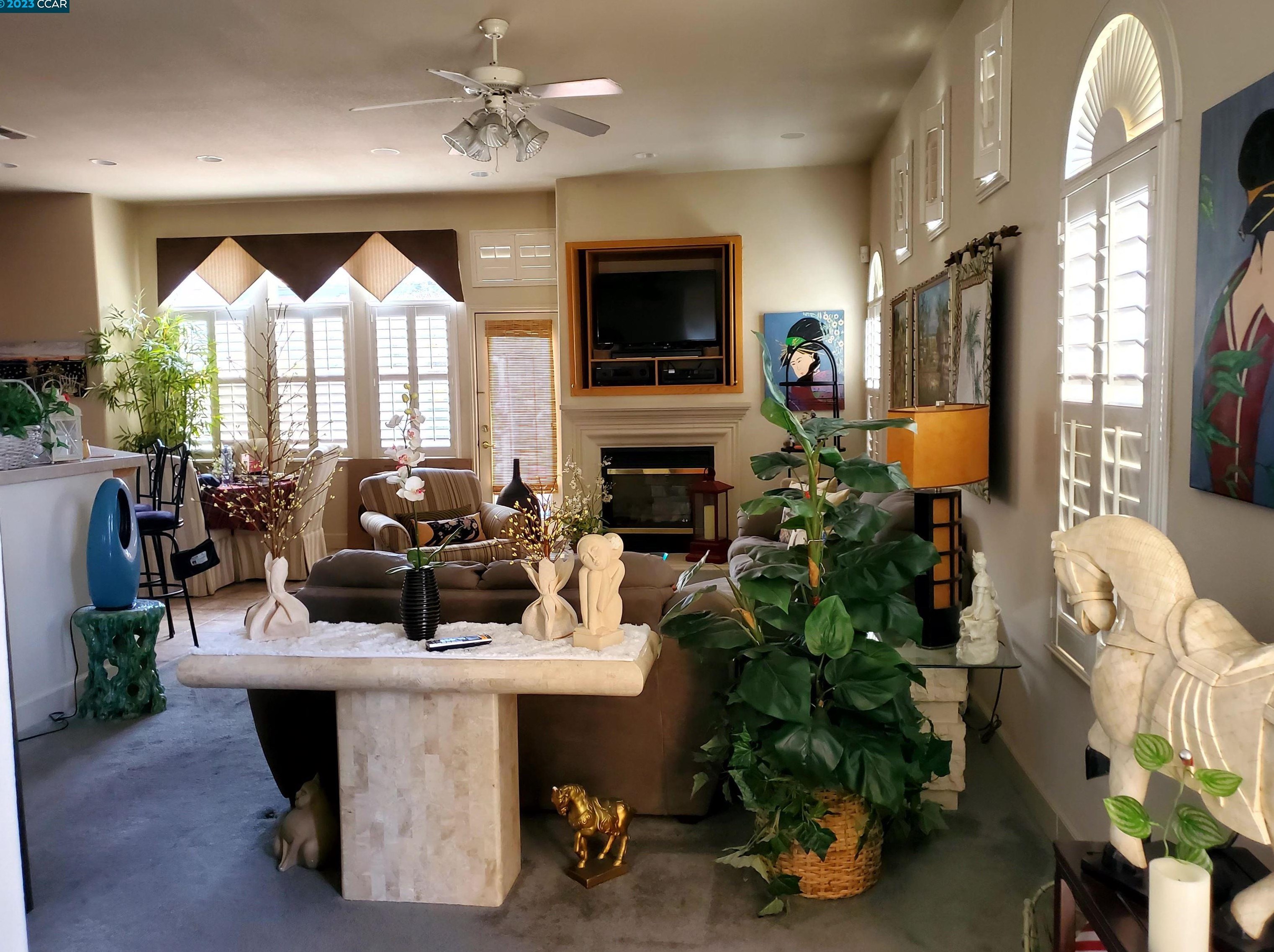 7701 Crown Heights Ct, Vallejo, CA 94591-8559